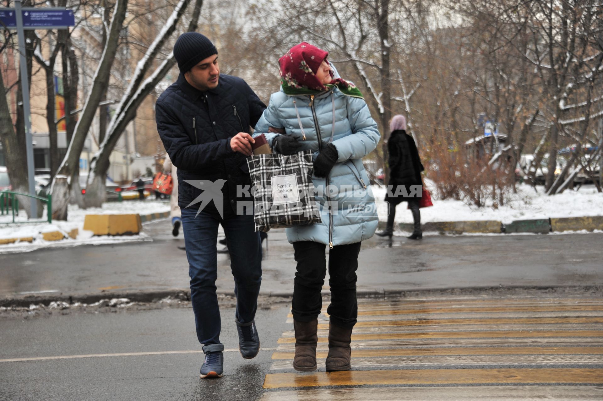 Москва.   Постановочная фотосессия на тему:уличные кражи.