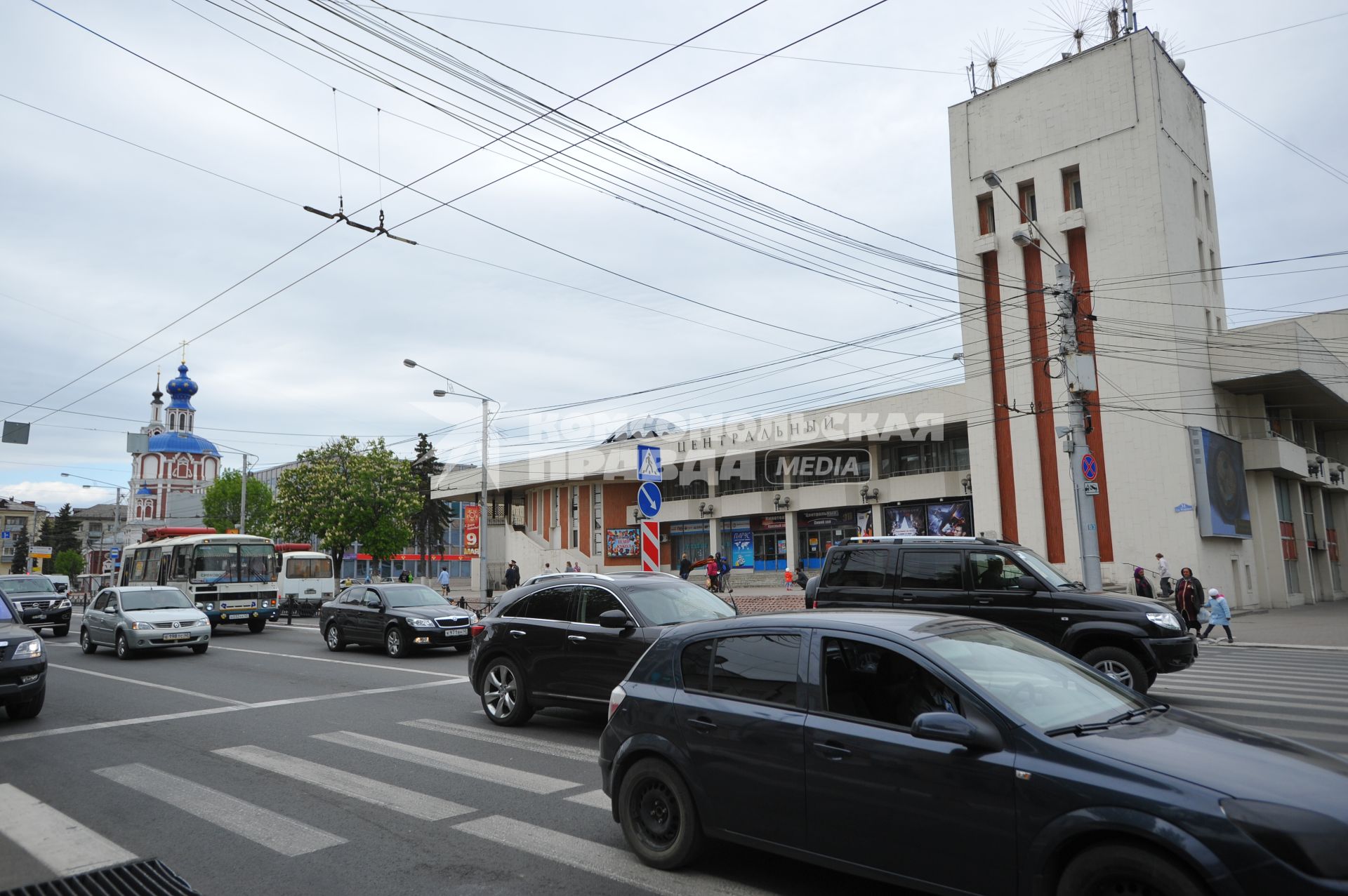 Калуга.  Кинотеатр `Центральный` на улице Кирова.