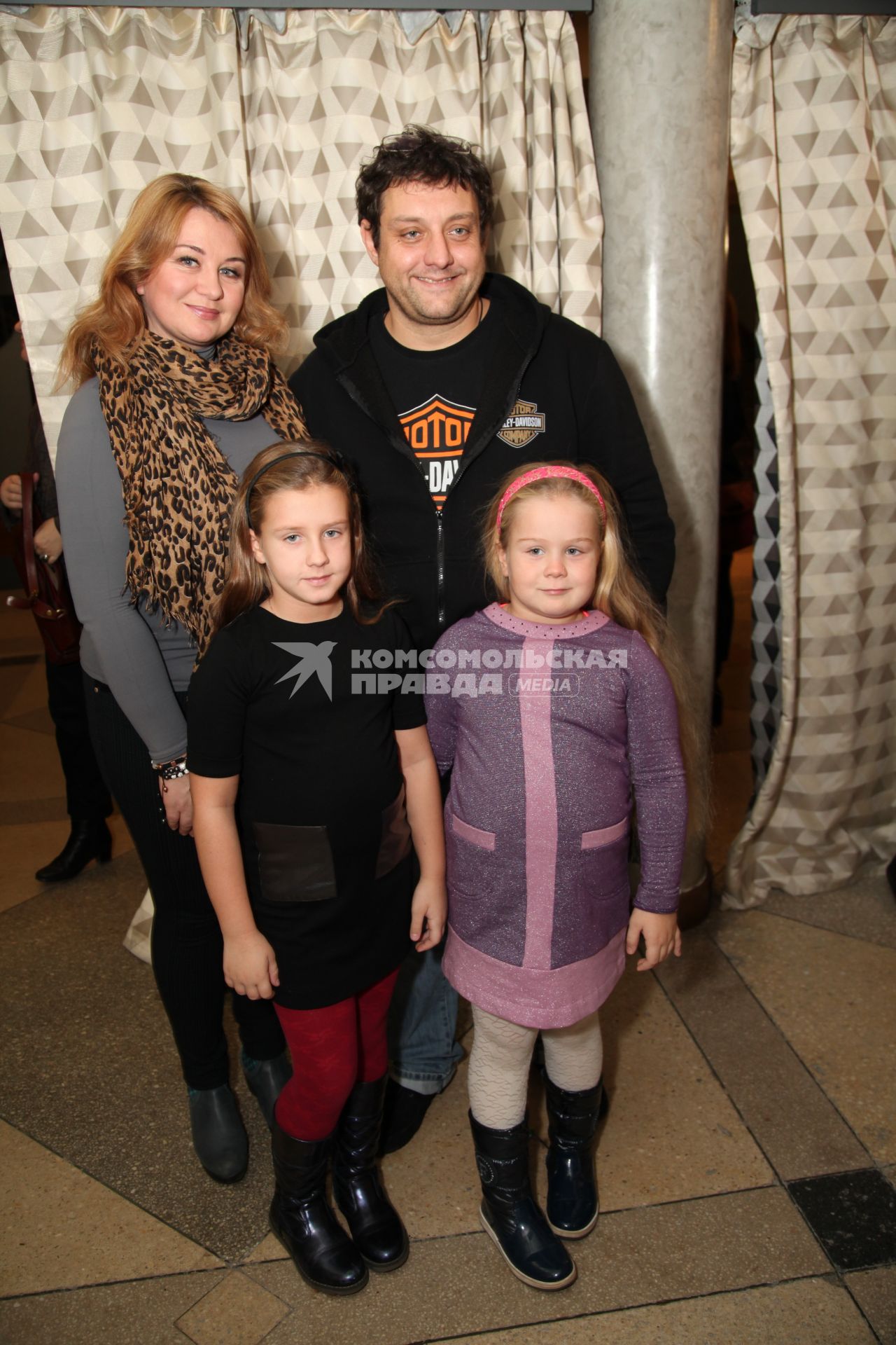 Диск 179. Актер Михаил Полицеймако с женой Ларисой и дочерьми Эмилией и Софией