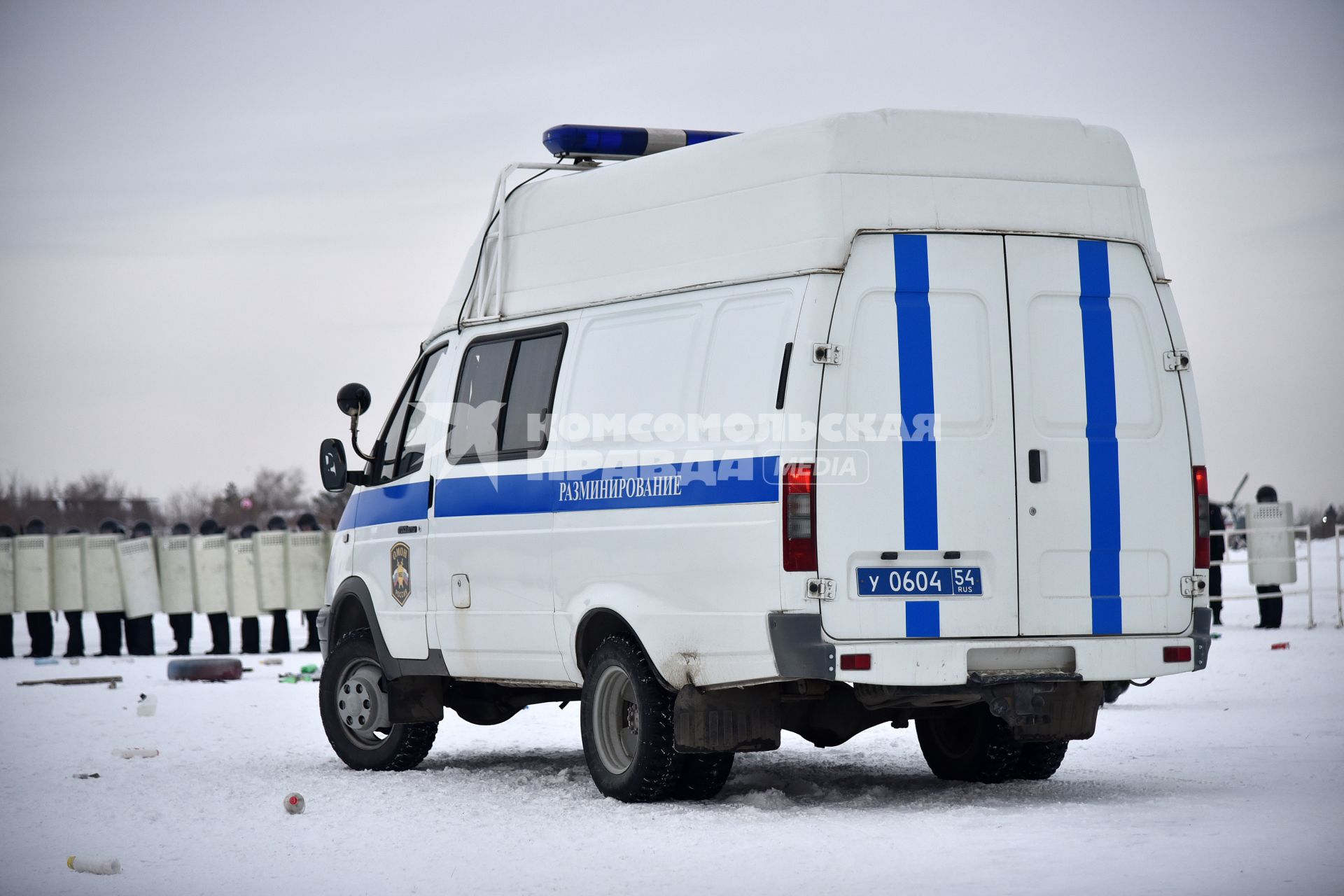 Новосибирск. На территории закрытого аэропорта Северный прошли учения войск Росгвардии Сибирского федерального округа в рамках подготовки к  Чемпионату мира по футболу 2018.