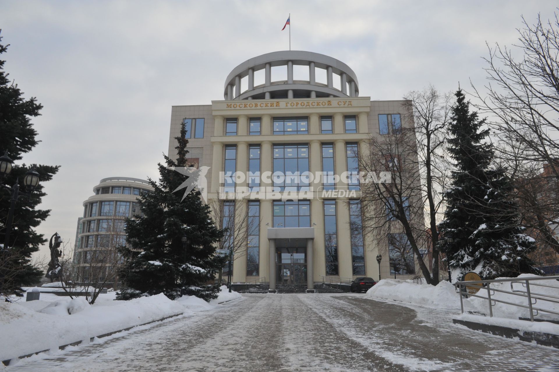 Москва. Вид на здание Московского городского суда.