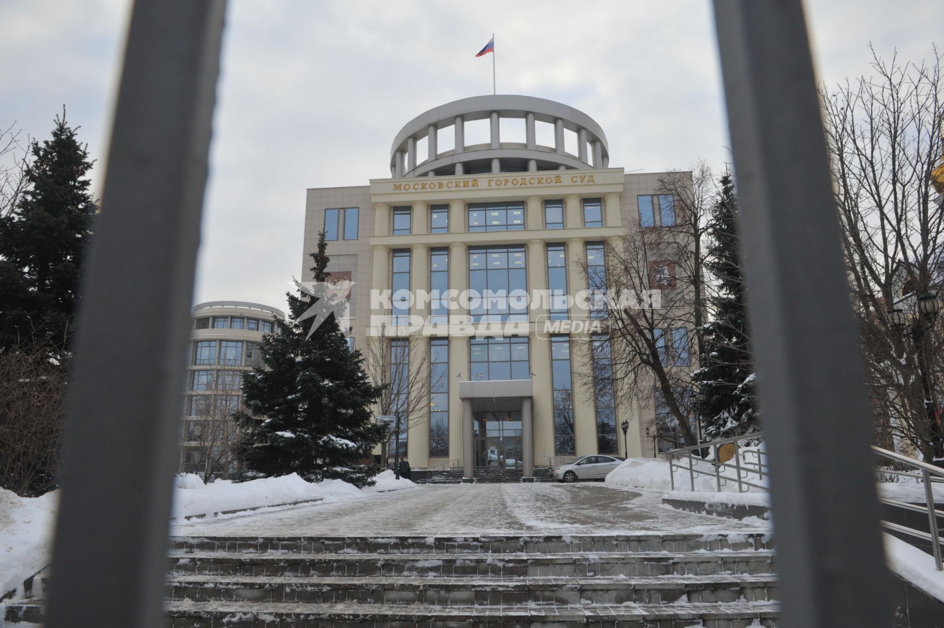 Москва. Вид на здание Московского городского суда.