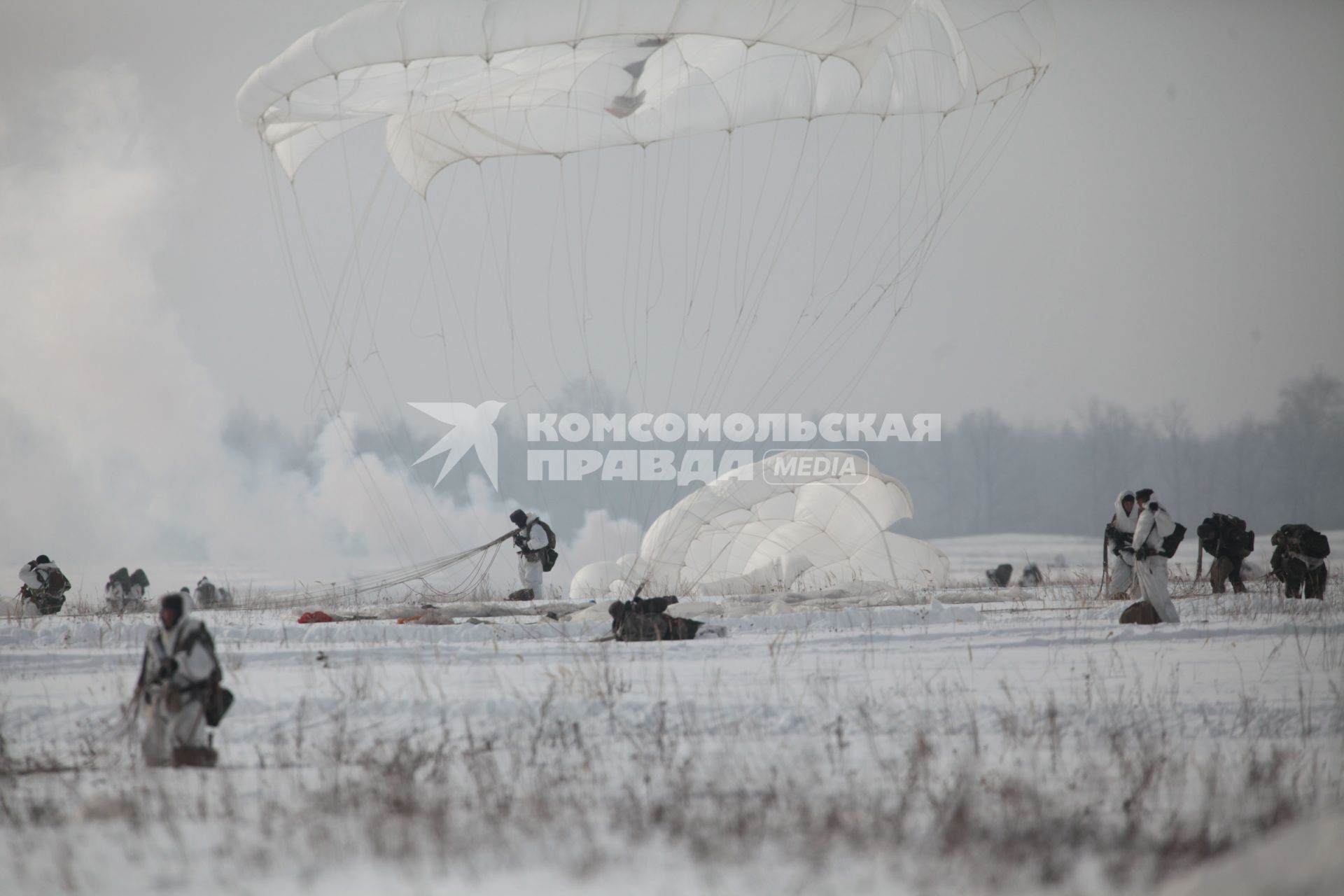 Рязанская область. Десантирование военнослужащих 106-й гвардейской Воздушно-десантной Краснознаменной ордена Кутузова дивизии  на учениях Воздушно-десантных войск