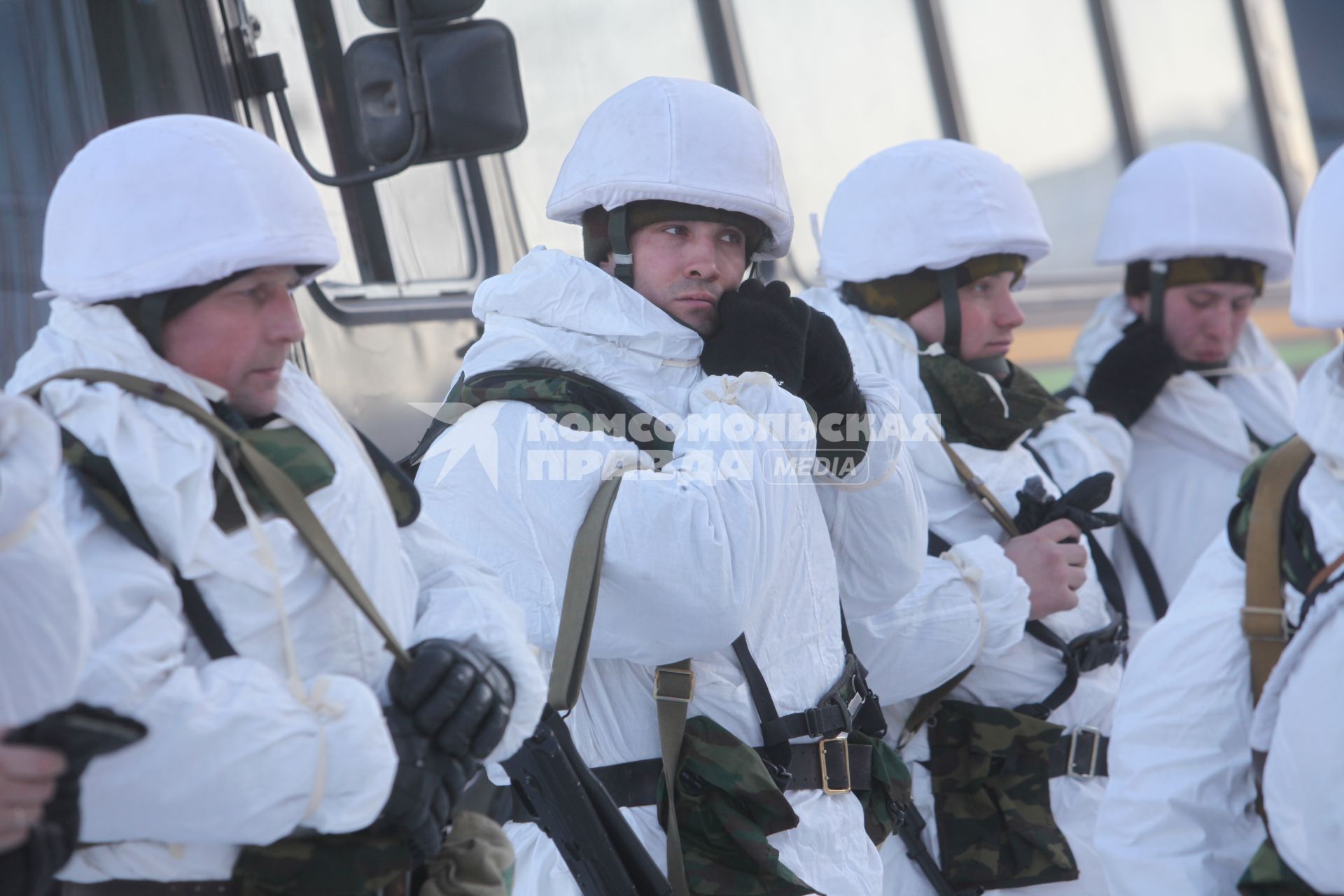 Рязанская область. Военнослужащие 106-й гвардейской Воздушно-десантной Краснознаменной ордена Кутузова дивизии перед началом учений.