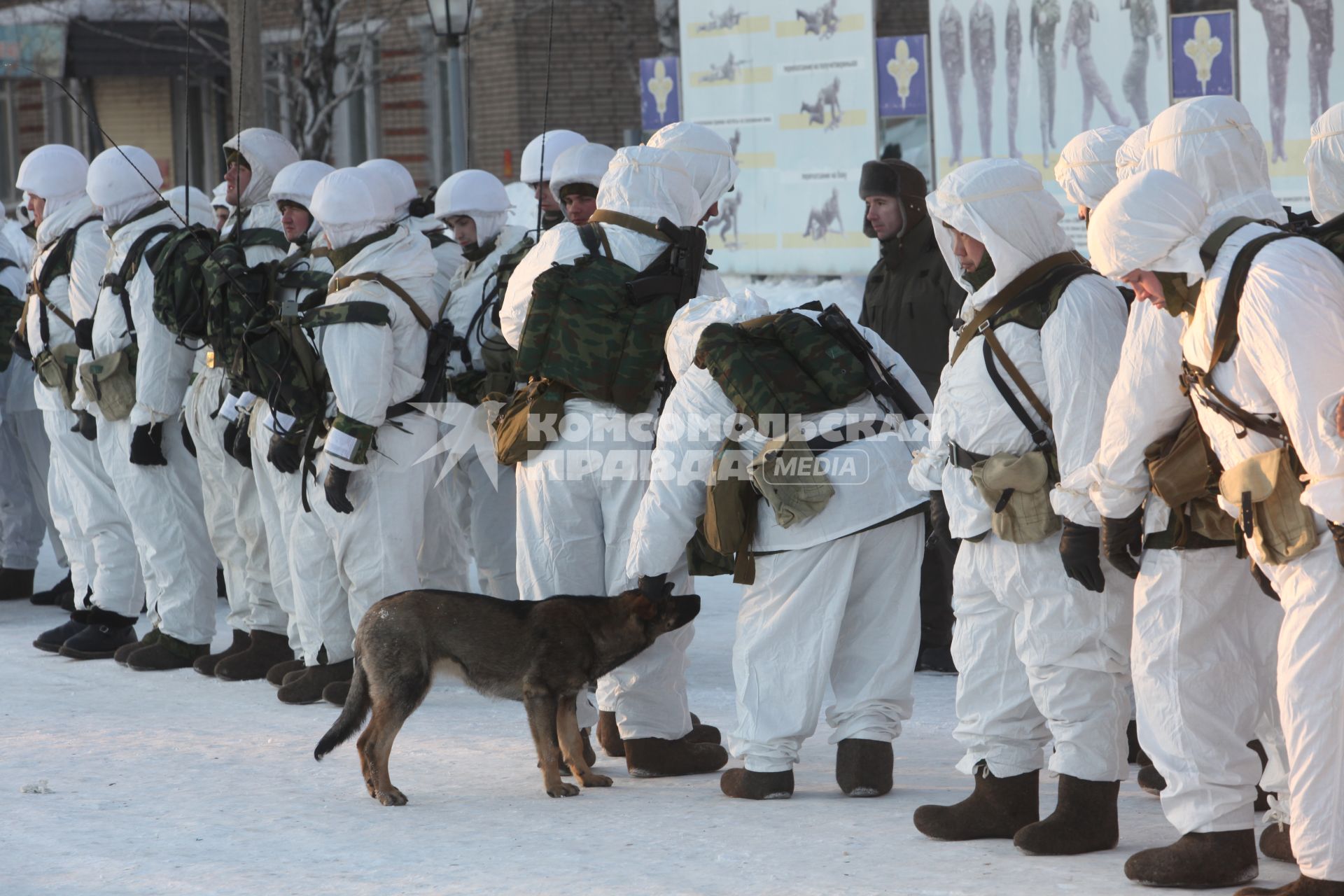 Рязанская область. Военнослужащие 106-й гвардейской Воздушно-десантной Краснознаменной ордена Кутузова дивизии перед началом учений.