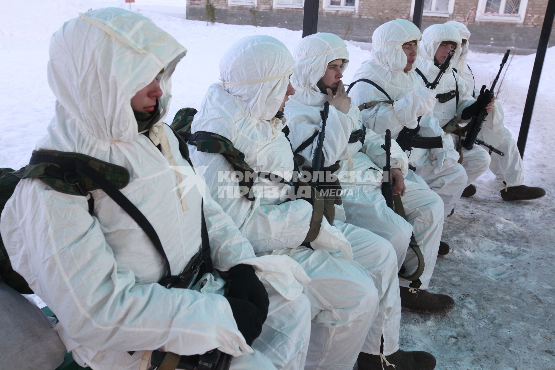 Рязанская область. Военнослужащие 106-й гвардейской Воздушно-десантной Краснознаменной ордена Кутузова дивизии перед началом учений.