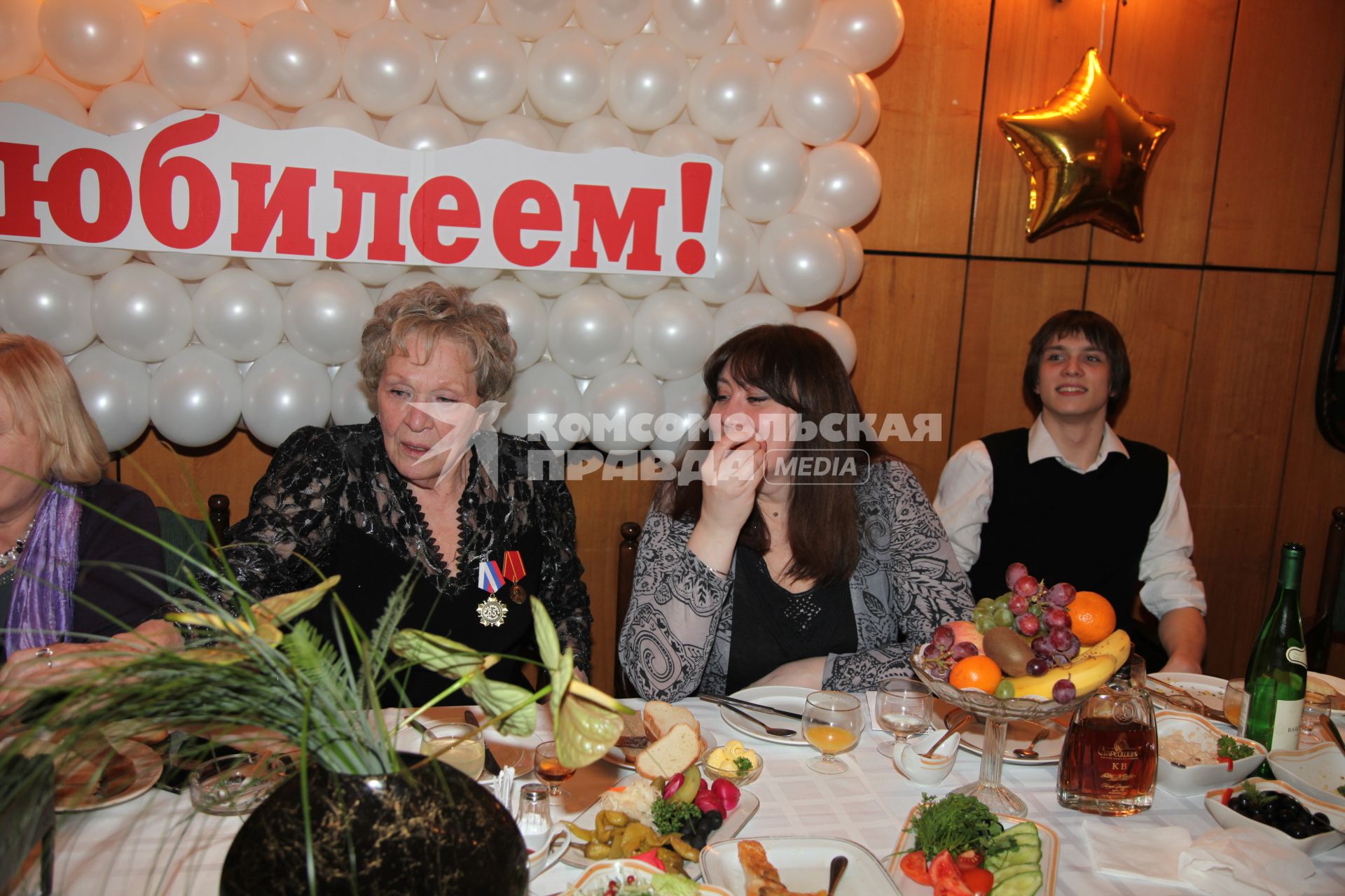 Диск 186. актриса Римма Маркова с дочерью Татьяной и внуком Федором