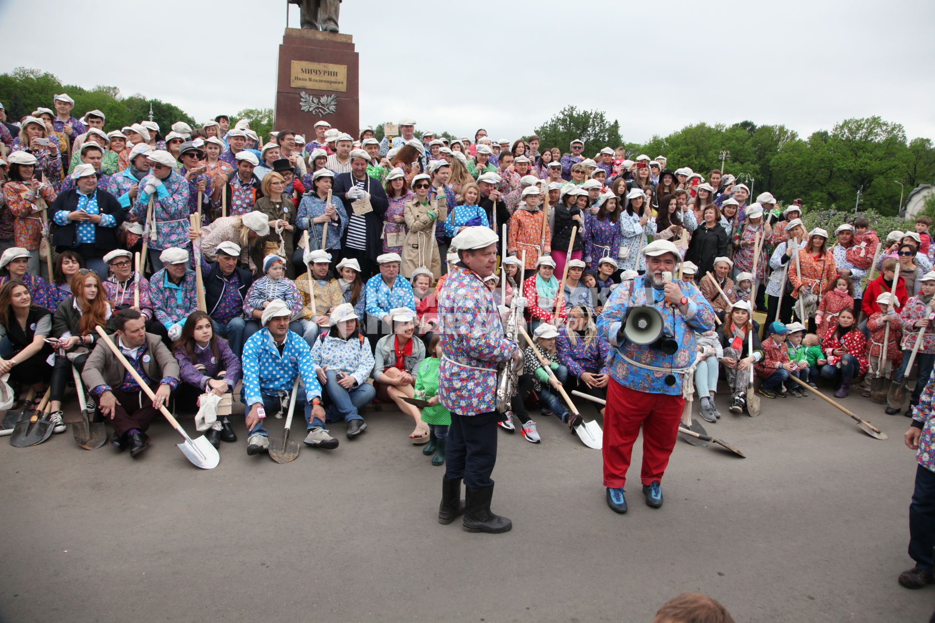 Диск 187. председатель наблюдательного совета группы компаний Bosco di Ciliegi Михаил Куснирович и  музыкант Игорь Бутман