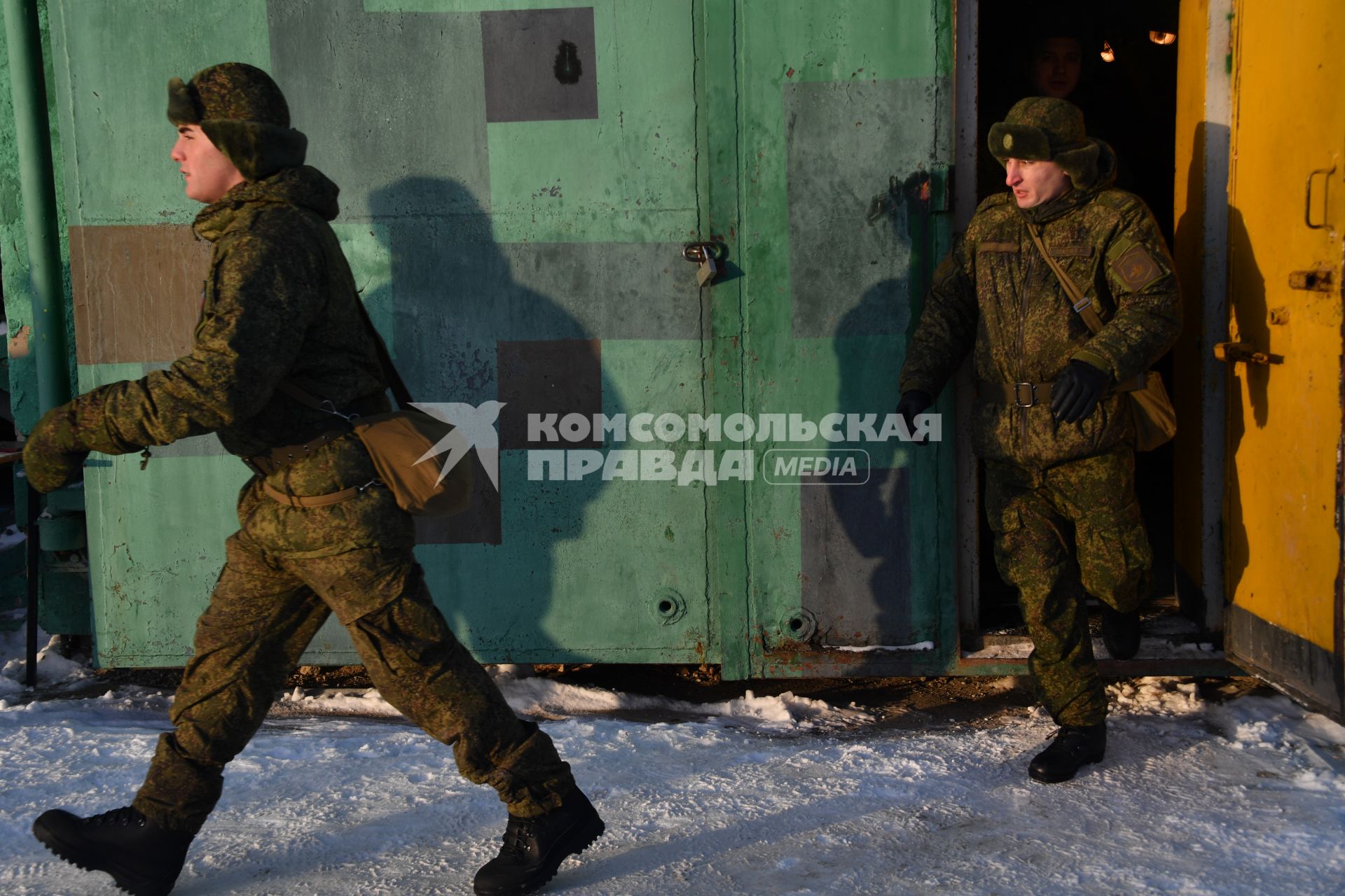 Подольск, Московская область.   В Подмосковье поставили на боевое дежурство  полк зенитно-ракетных систем С-400 `Триумф`.