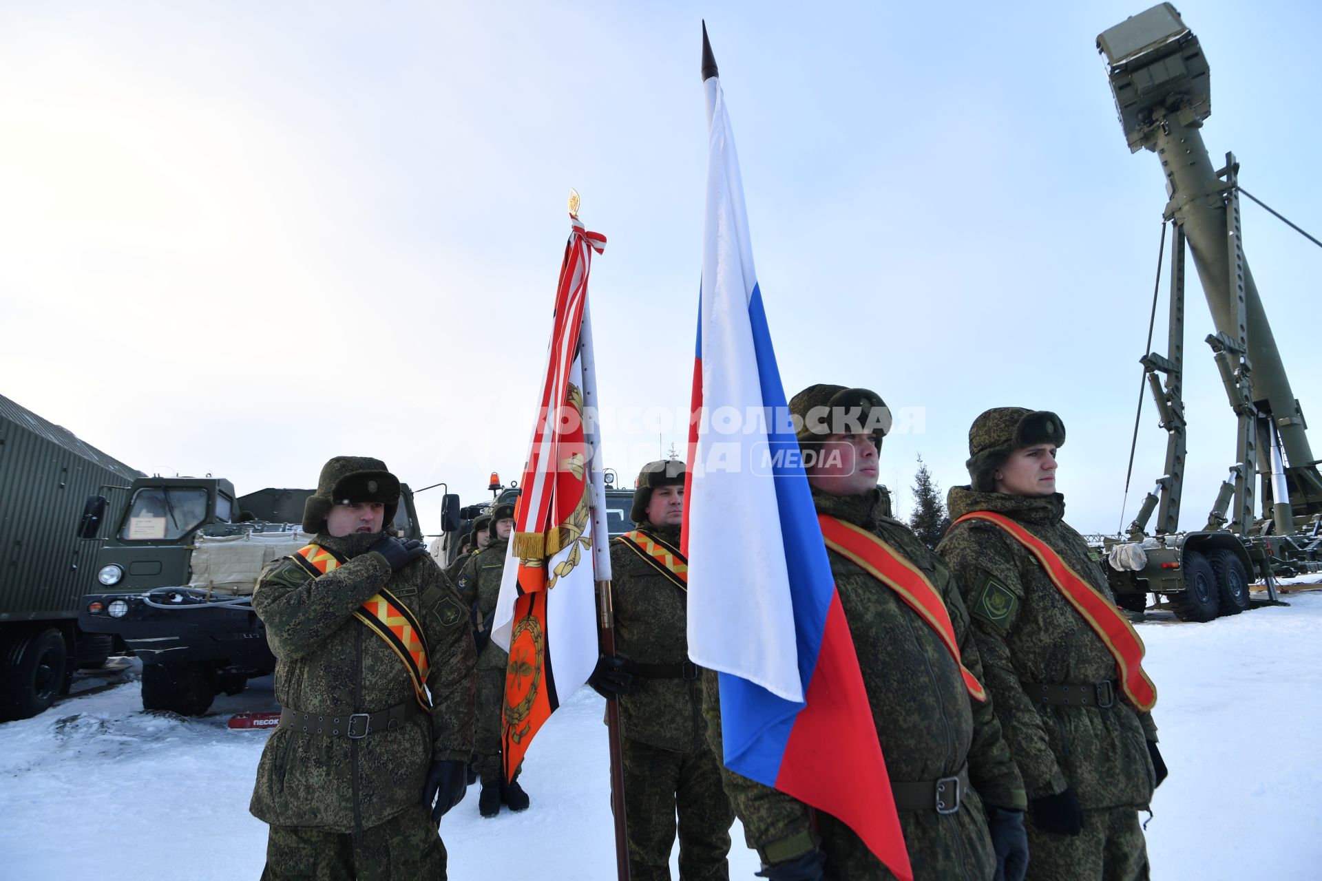 Подольск, Московская область.   В Подмосковье поставили на боевое дежурство  полк зенитно-ракетных систем С-400 `Триумф`.