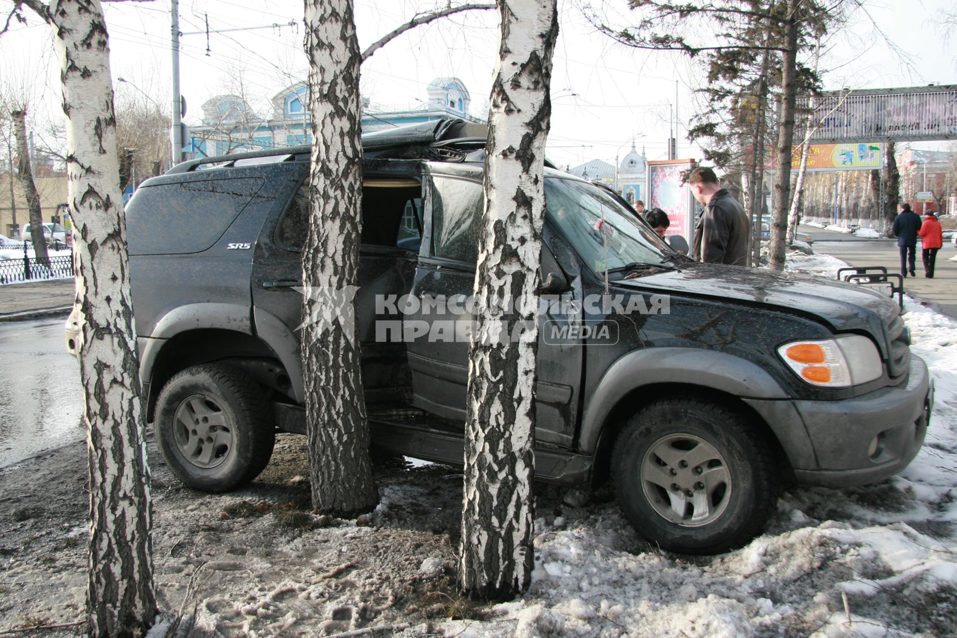 Барнаул.  Автомобиль, пострадавший в результате ДТП.