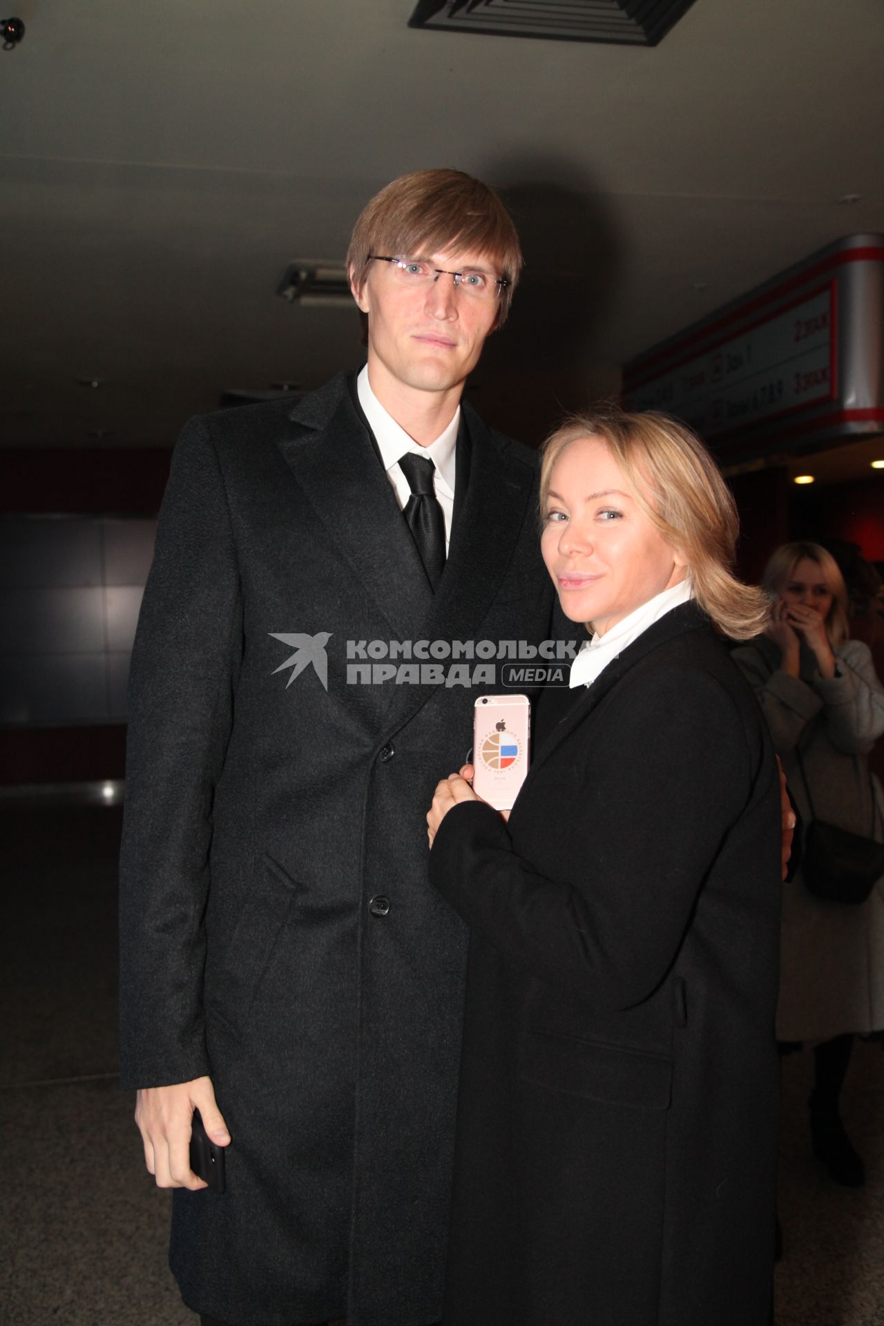 Диск 198. баскетболист Андрей Кириленко  с женой  Марией