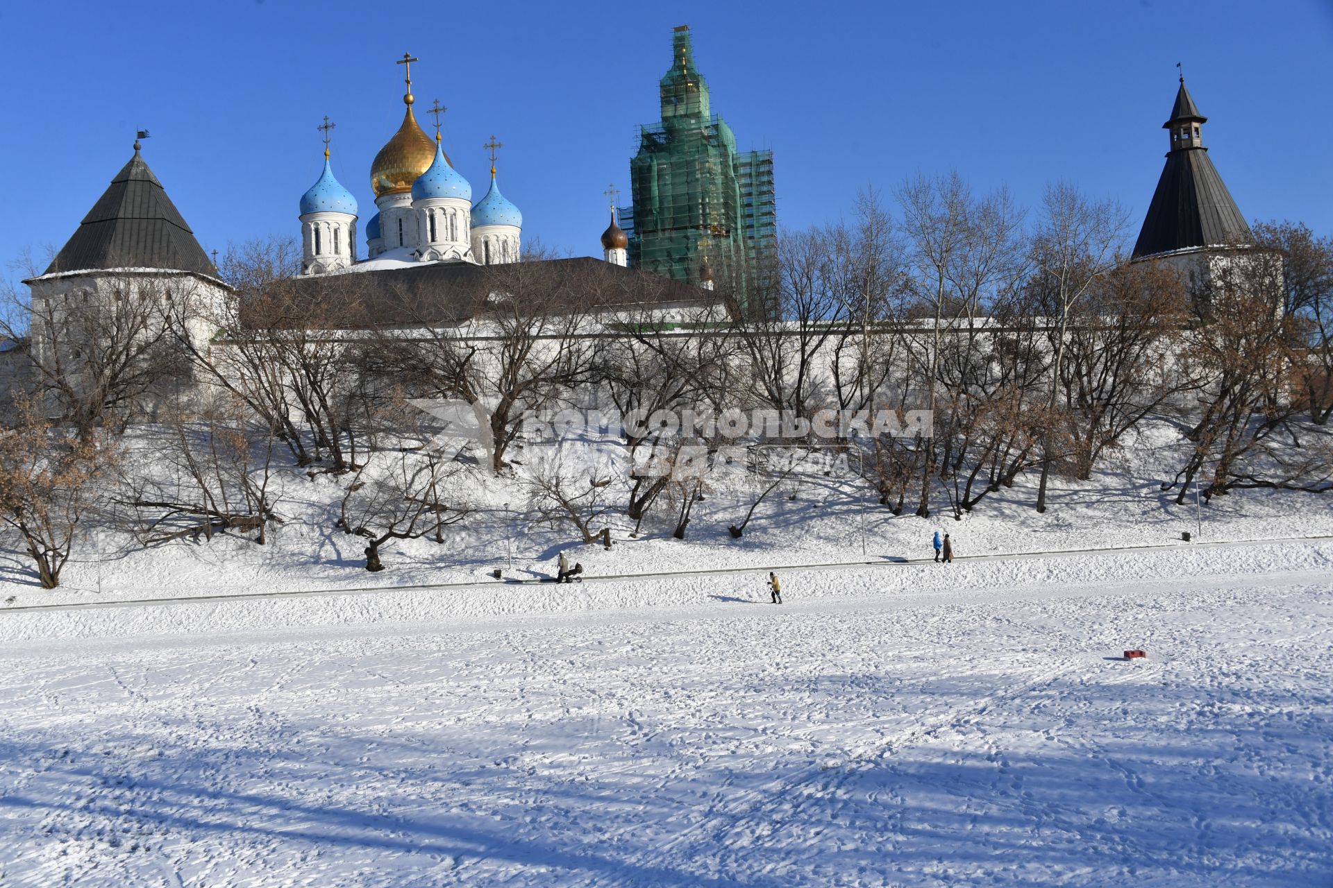 Москва. Вид на Новоспасский мужской монастырь.