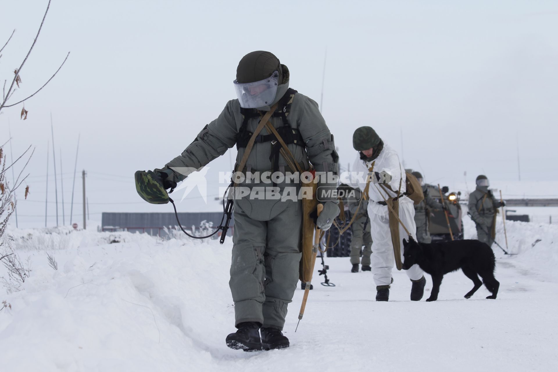 Башкирия. Сапер  инженерных  войск на военном полигоне Алкино-2 во время специальных учений ко Дню инженерных войск.