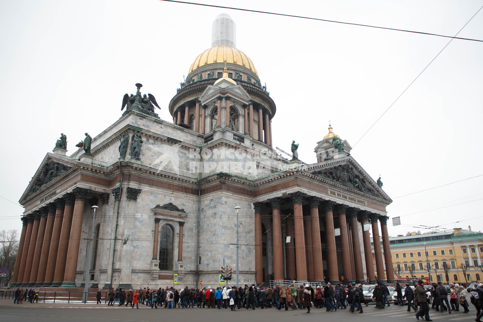 Санкт-Петербург. Митинг противников  передачи  Исаакиевского собора православной церкви.