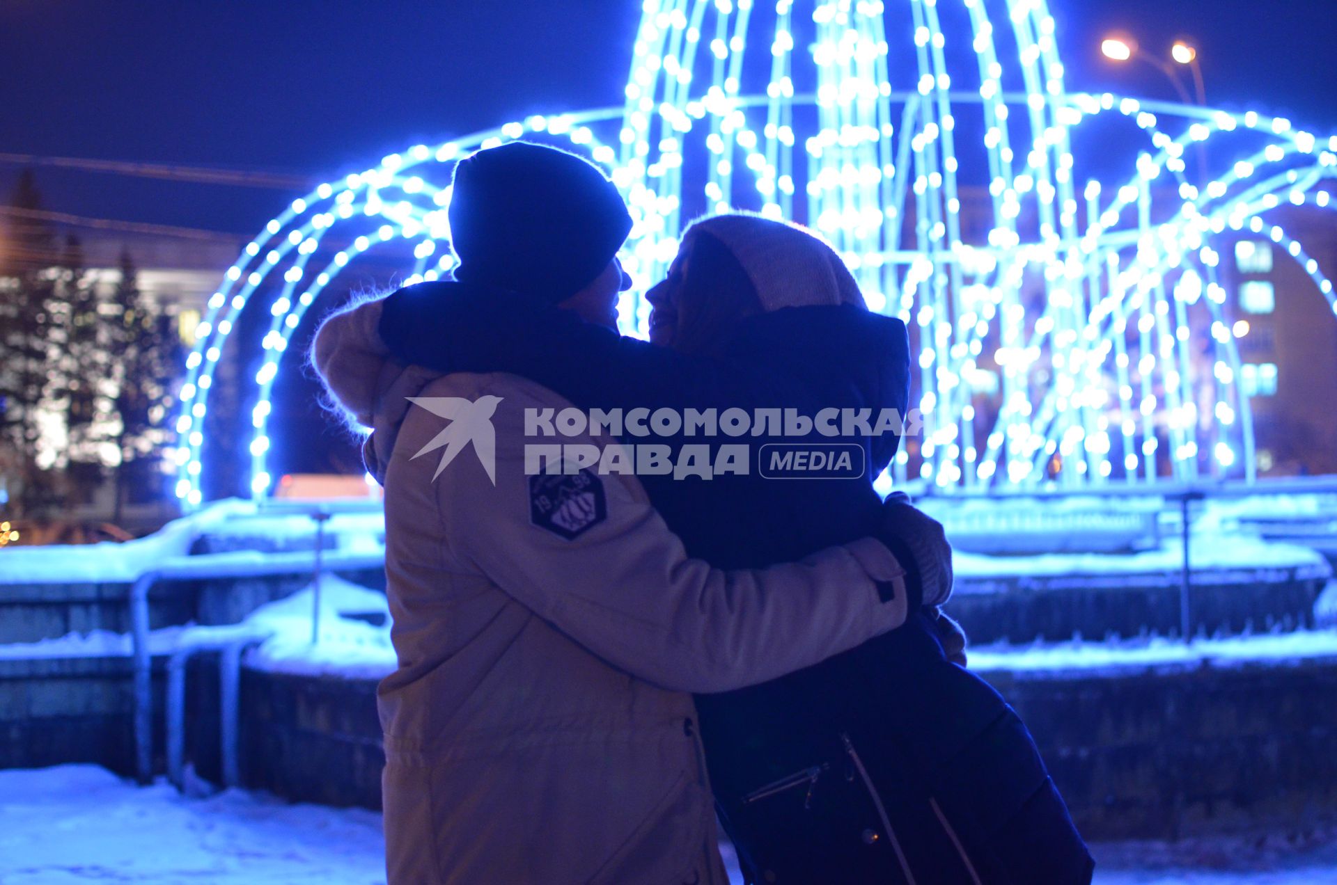 Новосибирск. Влюбленная пара в День святого Валентина.