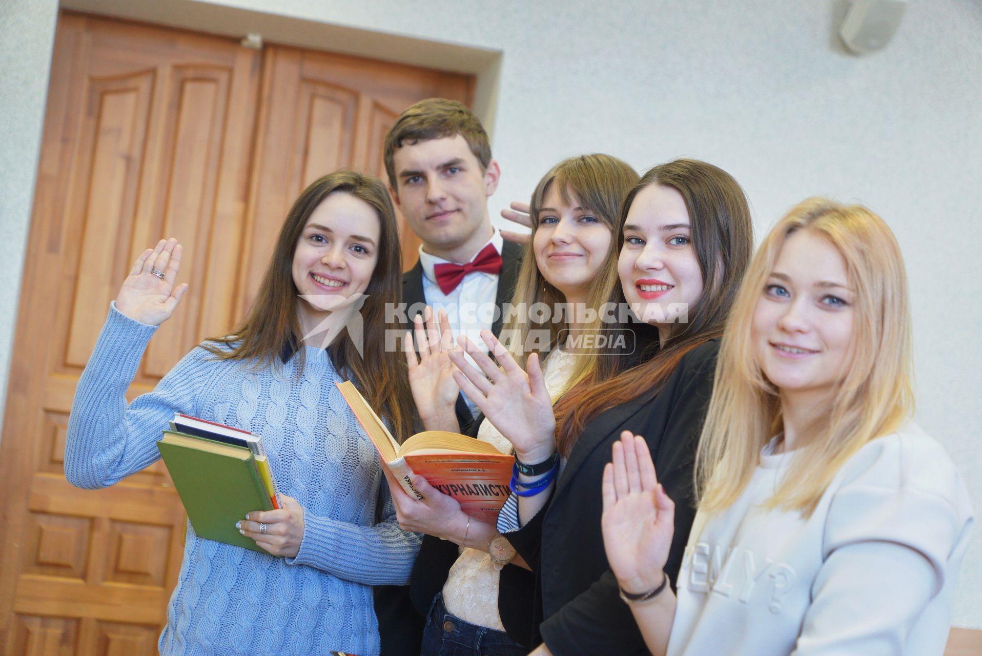 Екатеринбург. Студенты ВУЗа на перемене