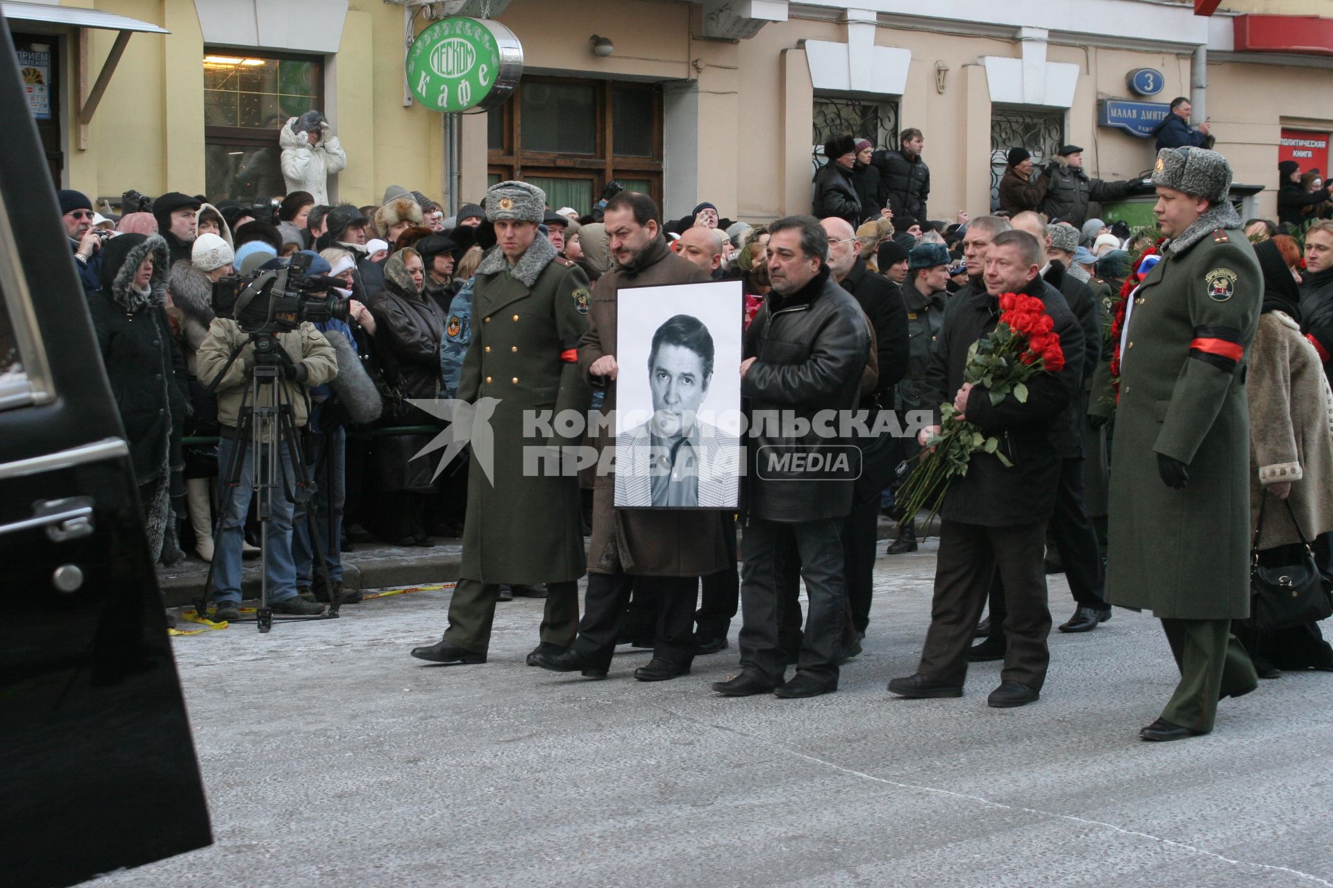 Диск193. Прощание с актером Александром Абдуловым. 5.01.2008. На снимке: похоронная церемония