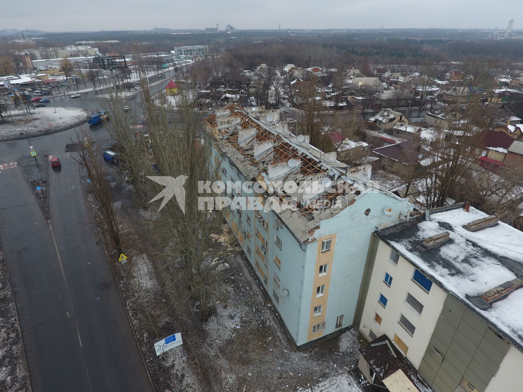 Украина, Донецк. Последствия мощного взрыва в районе транспортной развязки `Мотель`.