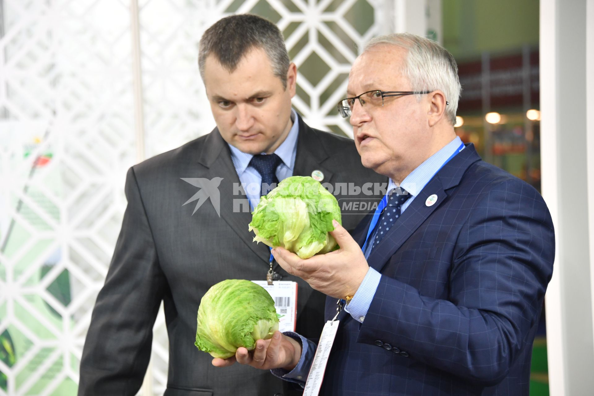 Москва.  Участники международной выставке продуктов питания `Продэкспо-2017` .