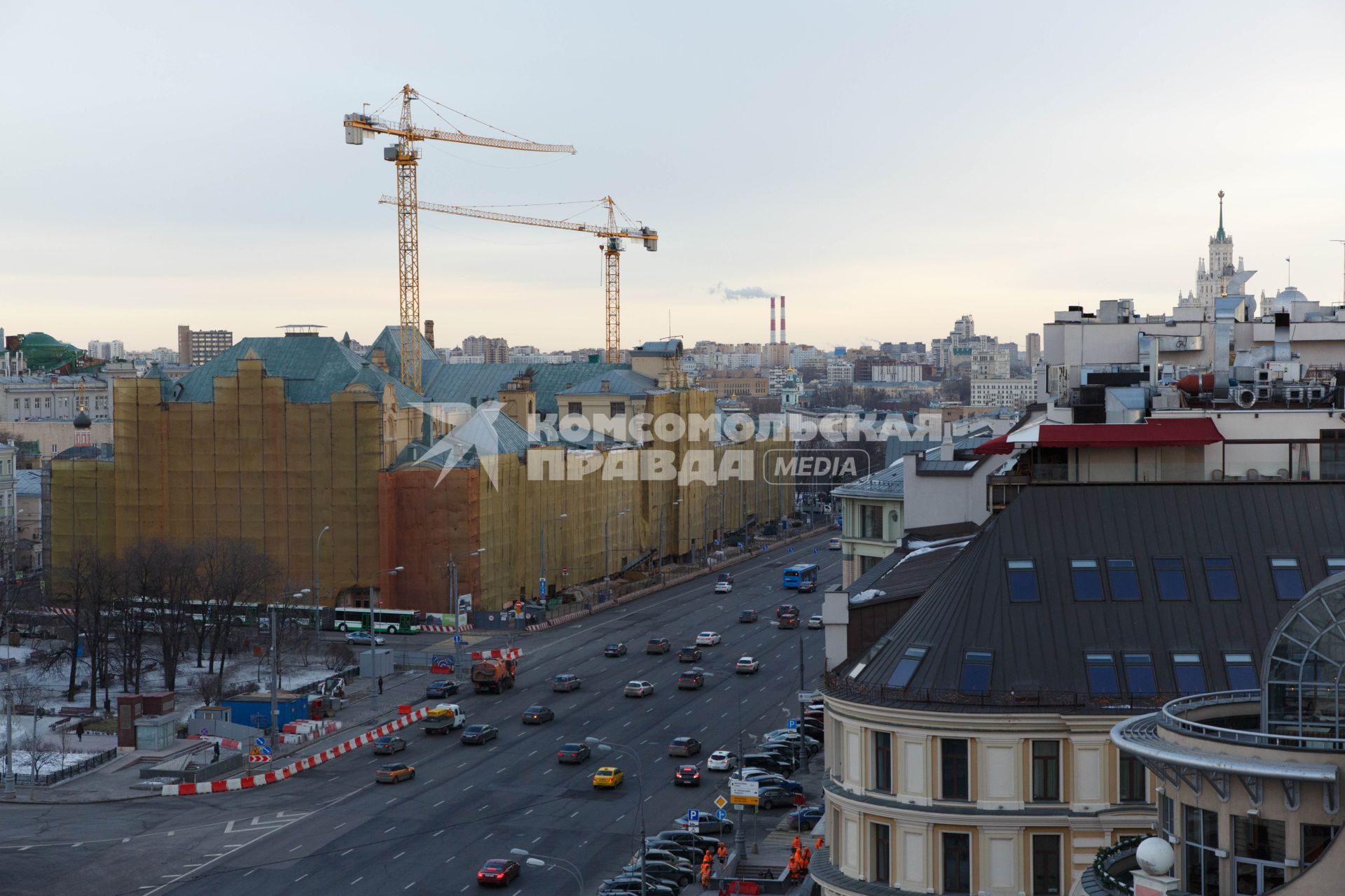 Москва. Вид на  Политехнический музей  и Новую площадь со смотровой площадки на крыше Центрального Детского Магазина на Лубянке.