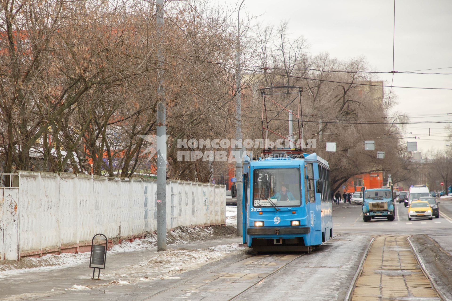 Москва. Трамвай на одной из улиц города.