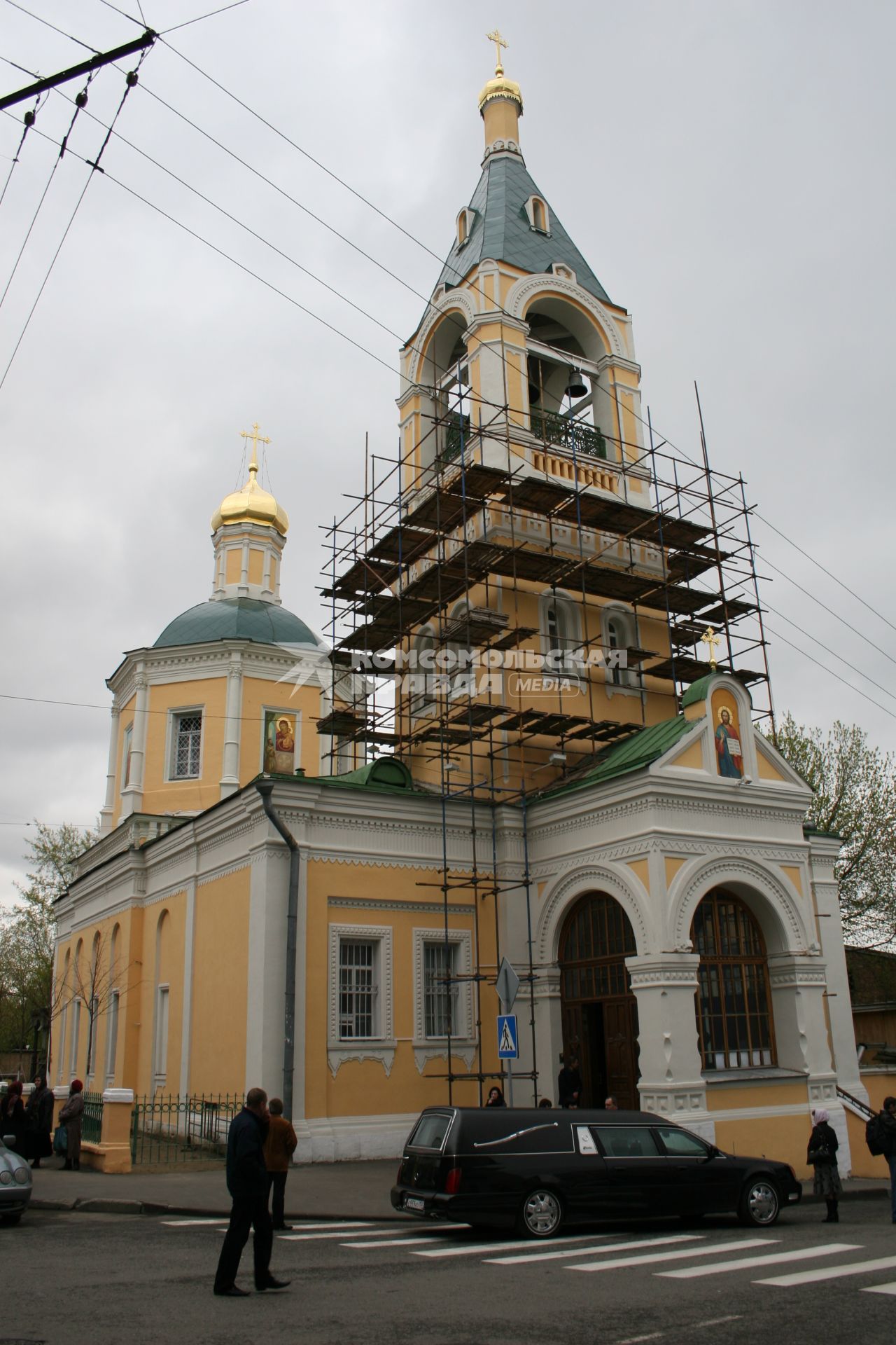 Диск193. Похороны поэта Михаила Танича. 19.04.2008. На снимке: храм, где отпевали поэта