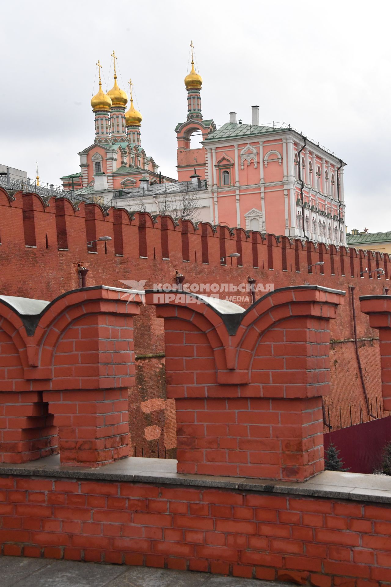 Москва. Троицкий мост  Кремля.