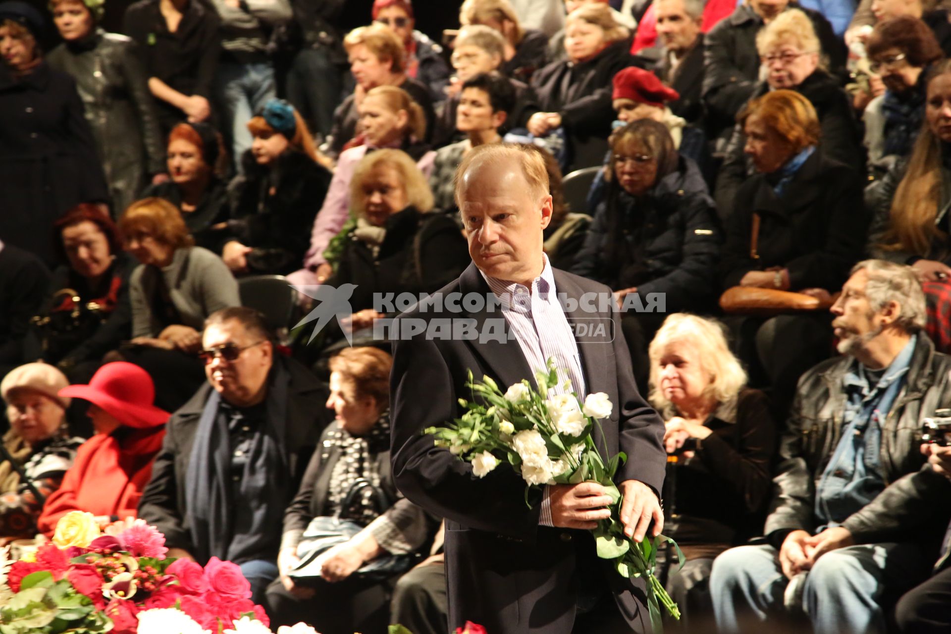 Диск201. Новая сцена театра СОВРЕМЕННИК. Прощание с актрисой Людмилой Ивановой. 11.10.2016. На снимке: актер Авангард Леонтьев