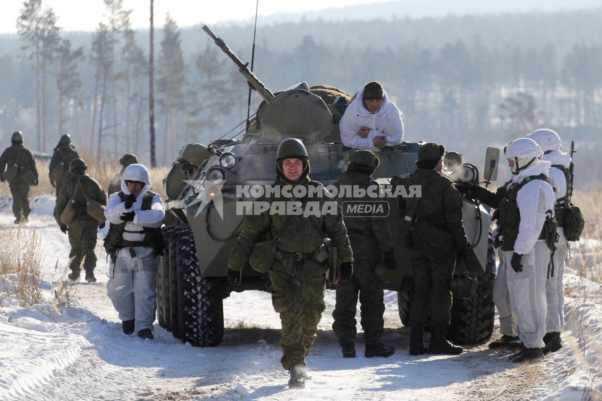 Иркутск. Военнослужащие РВСН  во время учений.