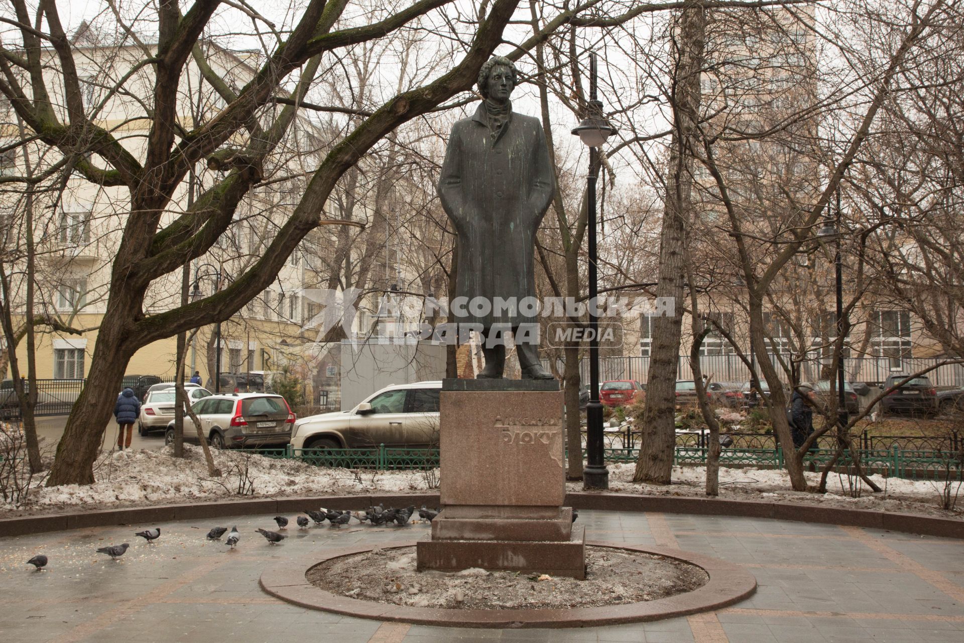 Москва.  Памятник Александру Блоку на  Спиридоновке.