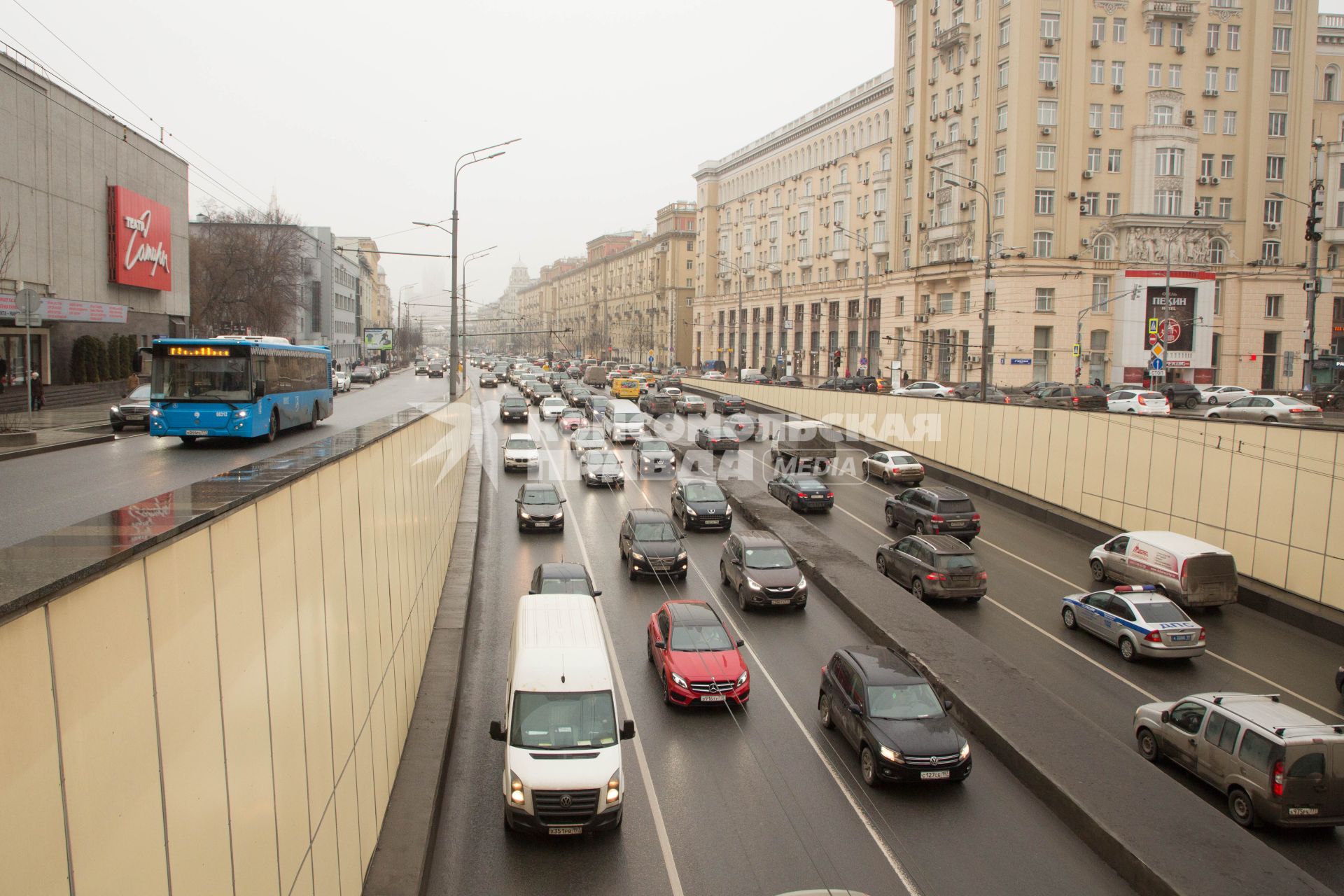 Москва. Въезд в Маяковский тоннель на садовом кольце.