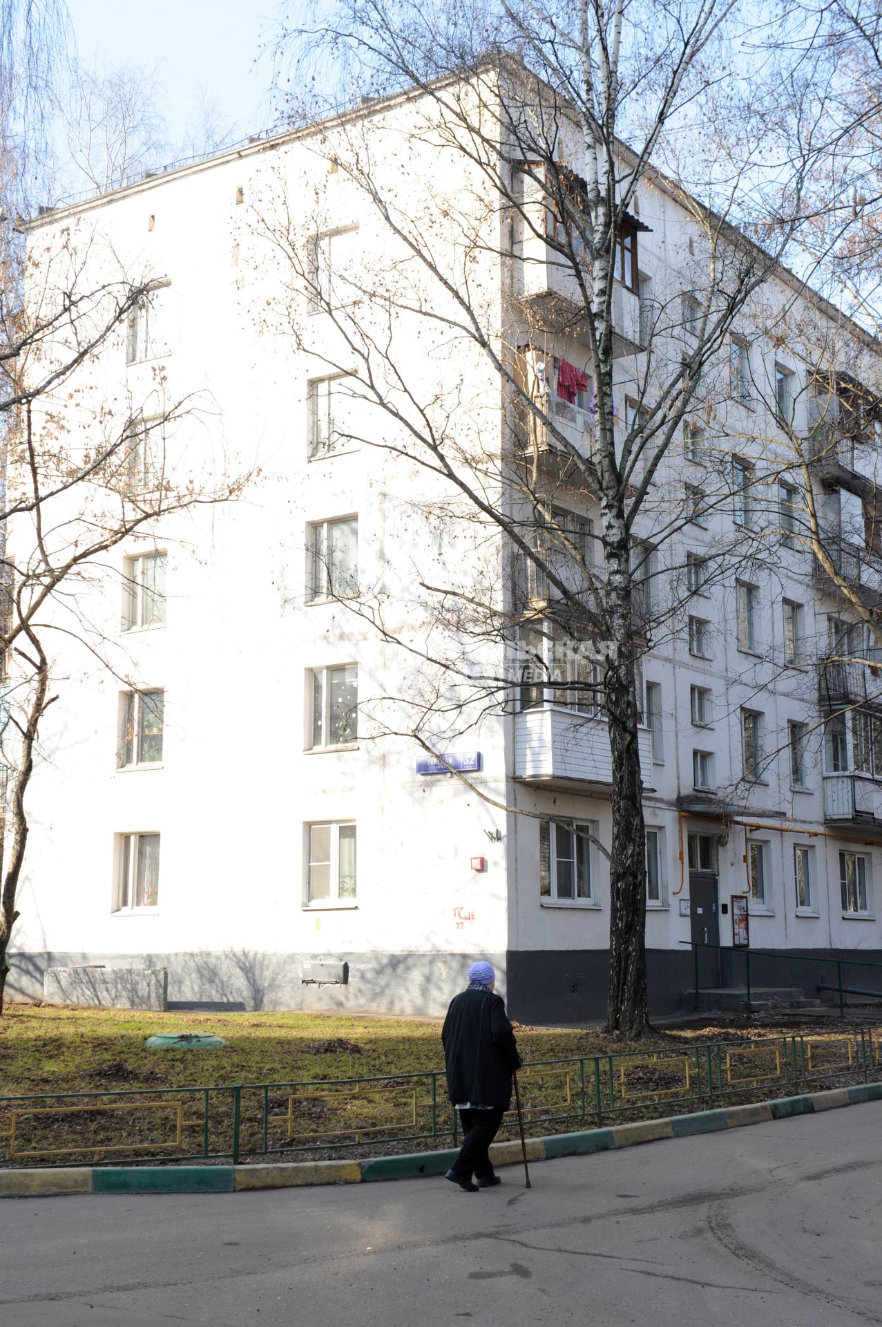 Москва.   Жилой пятиэтажный дом в районе Матвеевское.