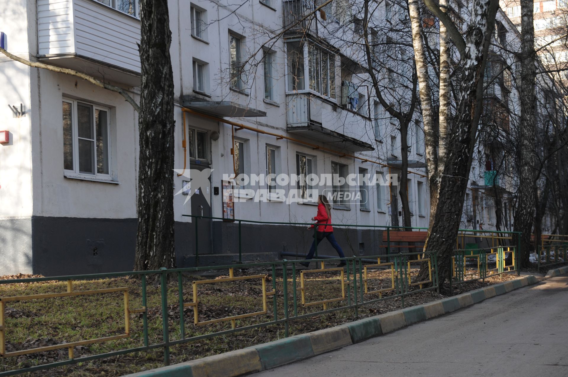 Москва.   Жилой пятиэтажный дом в районе Матвеевское.