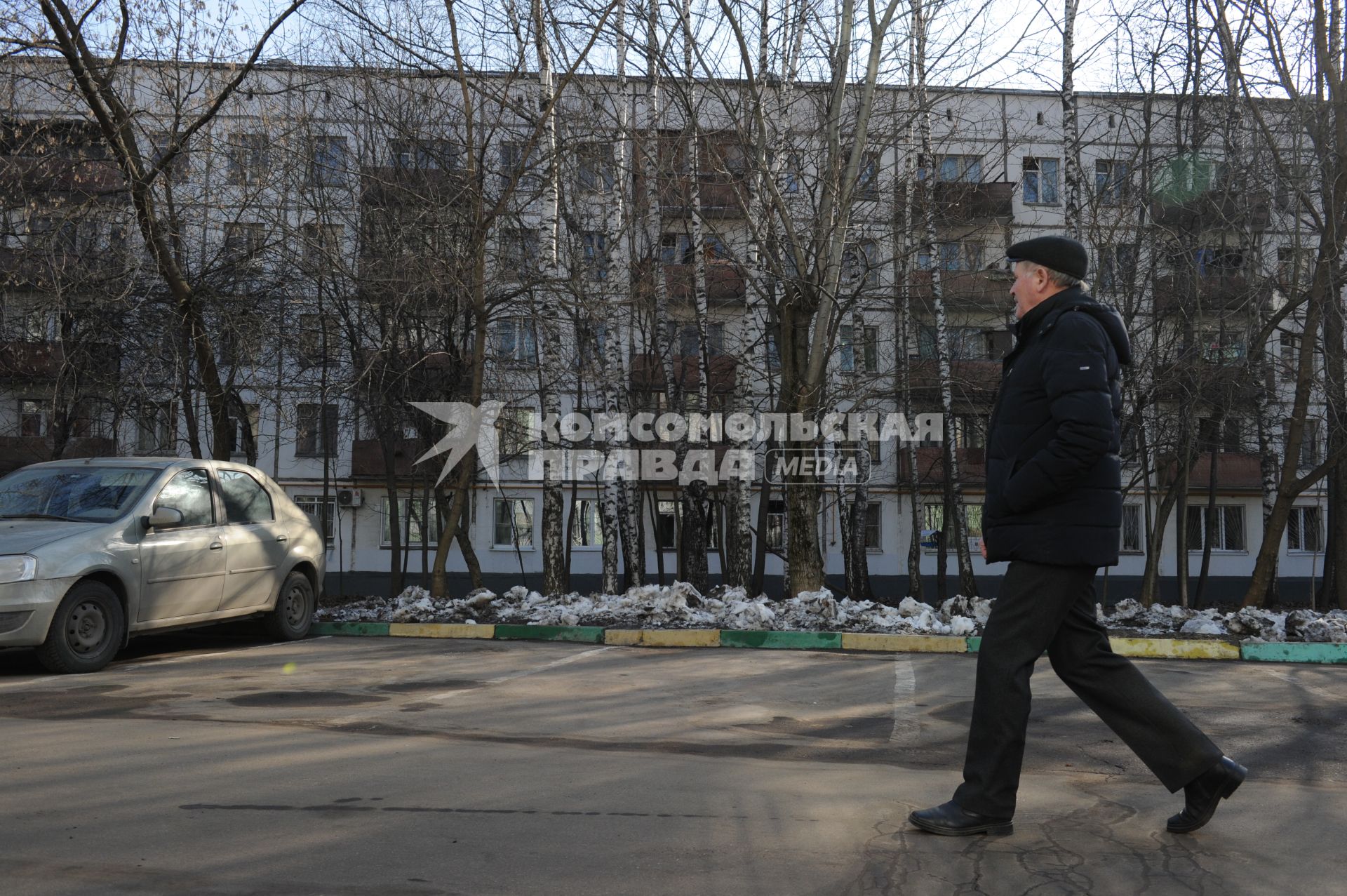 Москва.   Жилой пятиэтажный дом в районе Матвеевское.