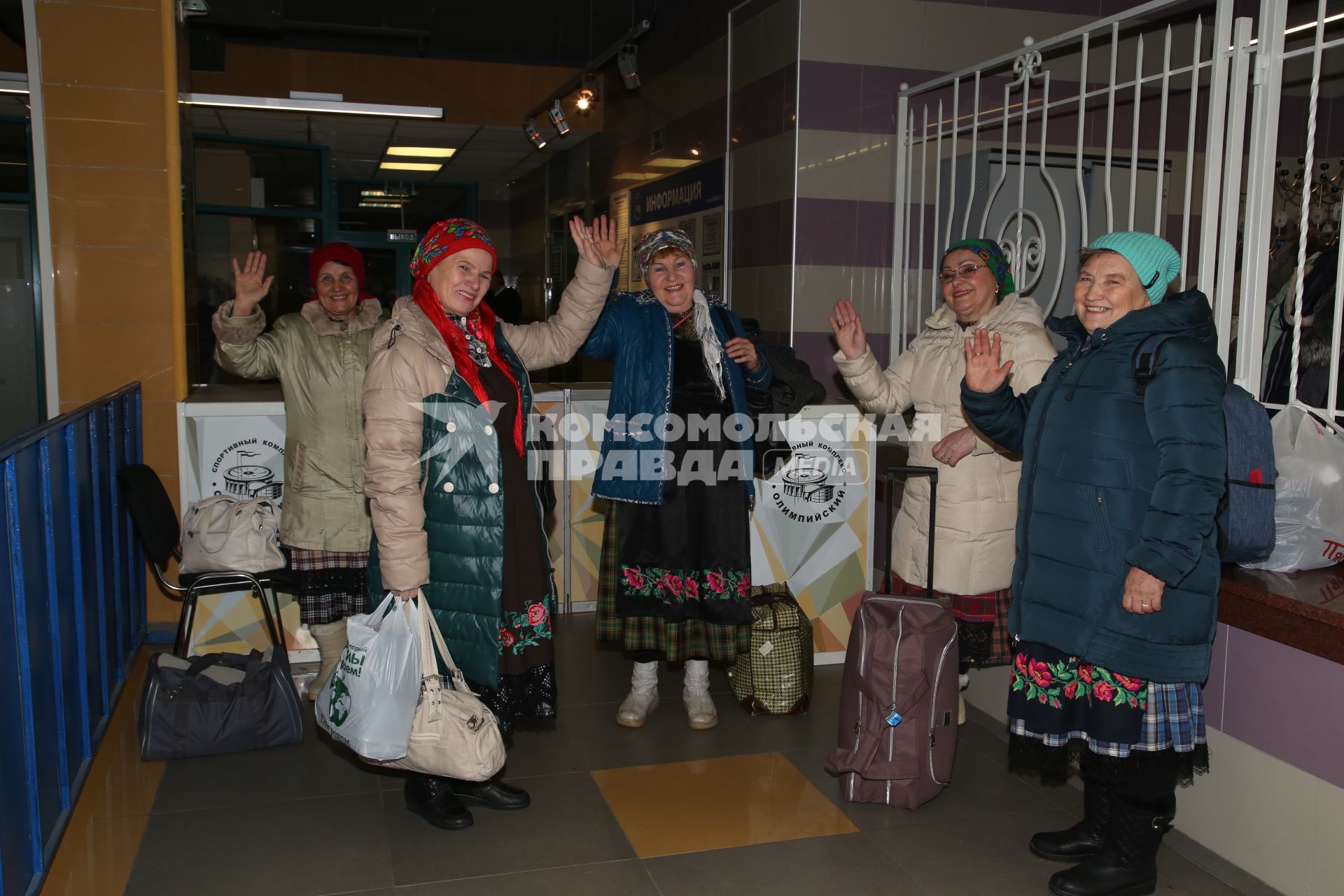 Диск202. СК ОЛИМПИЙСКИЙ. Музыкальный марафон радио ШАНСОН ЭЭХХ, РАЗГУЛЯЙ! 12.11.2016. На снимке: фольклорная группа БУРАНОВСКИЕ БАБУШКИ