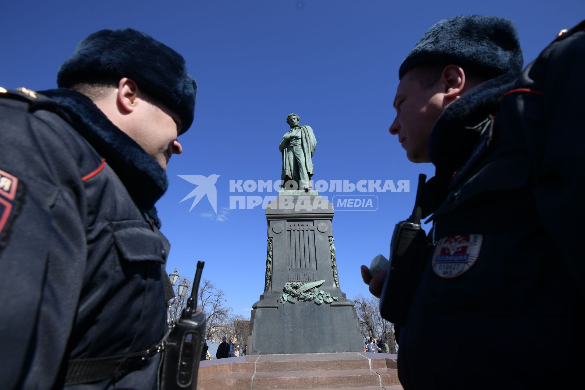 Москва. Во время несанкционированной акции оппозиции против коррупции на Пушкинской площади.