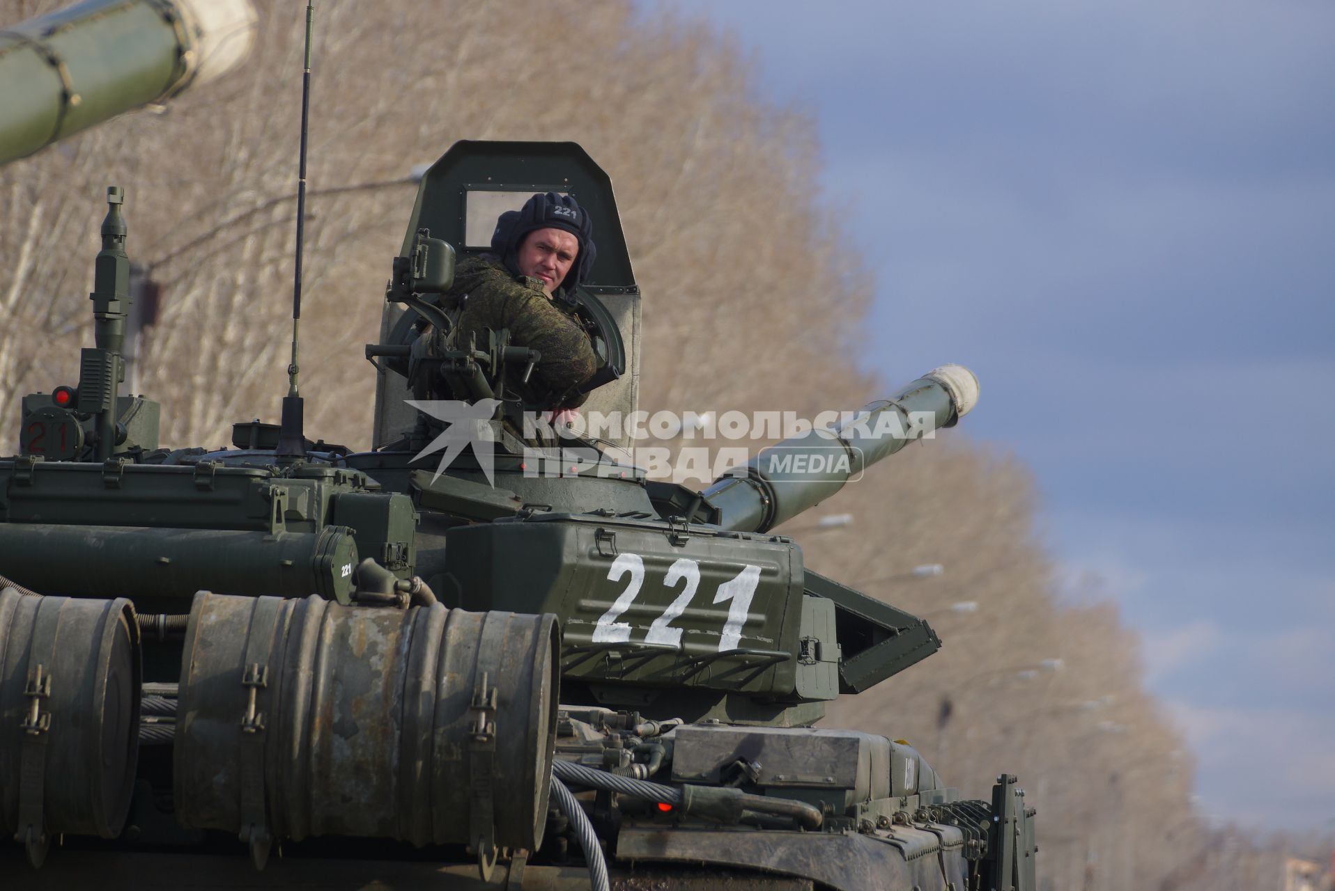 Еатеринбург. Военнослужащий-танкист во время репетиции военного парада