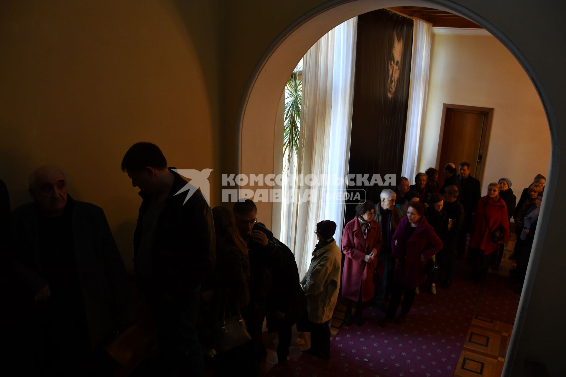 Москва.  Во время гражданской панихиды  по поэту Евгению Евтушенко  в Центральном доме  литераторов на Большой Никитской.