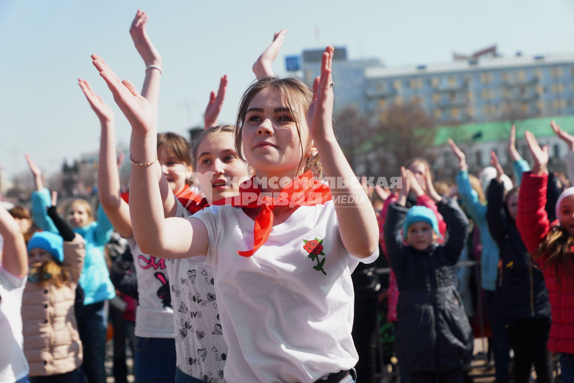 Екатеринбург. Танцевальный флешмоб во время празднования дня космонавтики