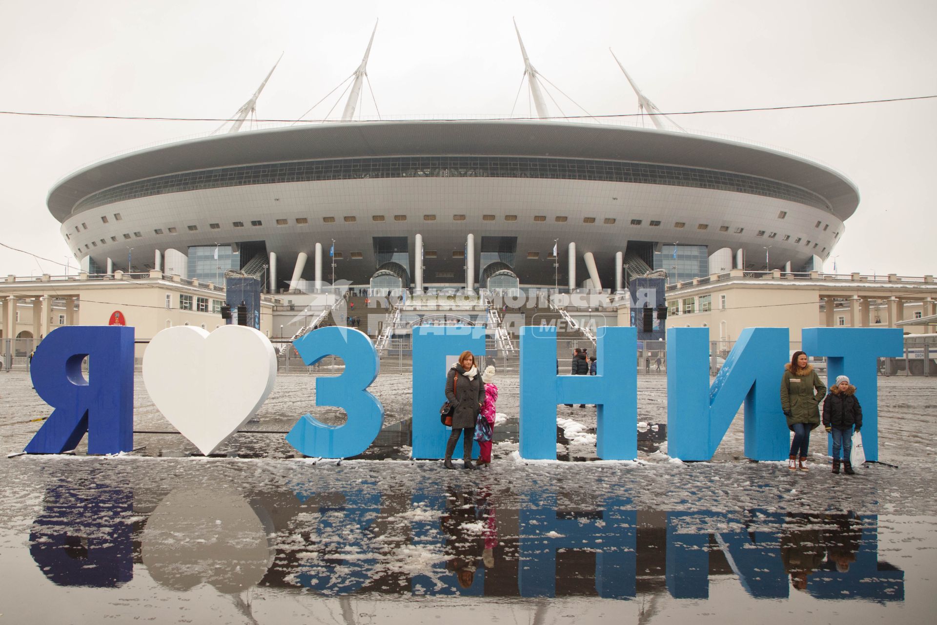 Санкт-Петербург.  Вид на  стадион `Санкт-Петербург - Арена`.
