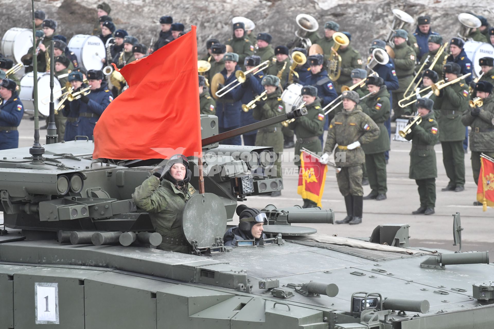 Московская область, Алабино. Военная техника  во время  репетиции военного парада, посвященного  72-й годовщине Победы в Великой Отечественной войне.