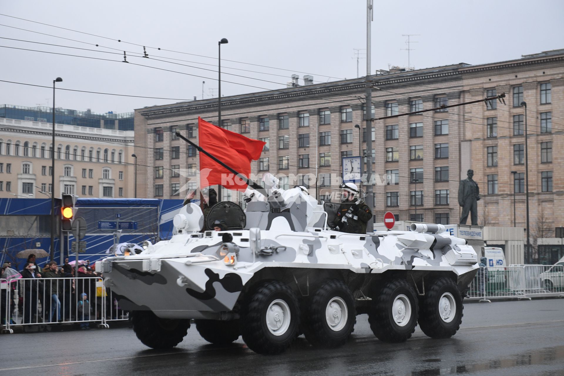 Москва. БТР-82А  во время проезда военной техники по Тверской улице перед репетицией  парада на Красной площади, посвященного 72-й годовщине Победы в Великой Отечественной войне.