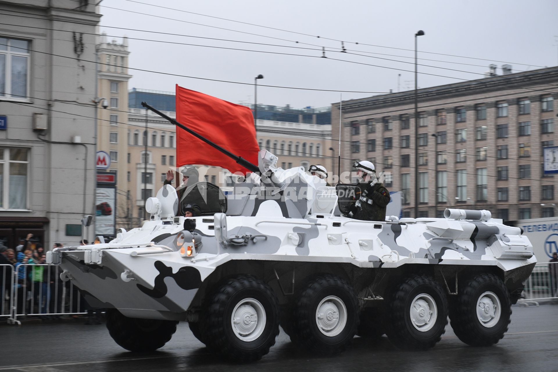 Москва. БТР-82А  во время проезда военной техники по Тверской улице перед репетицией  парада на Красной площади, посвященного 72-й годовщине Победы в Великой Отечественной войне.