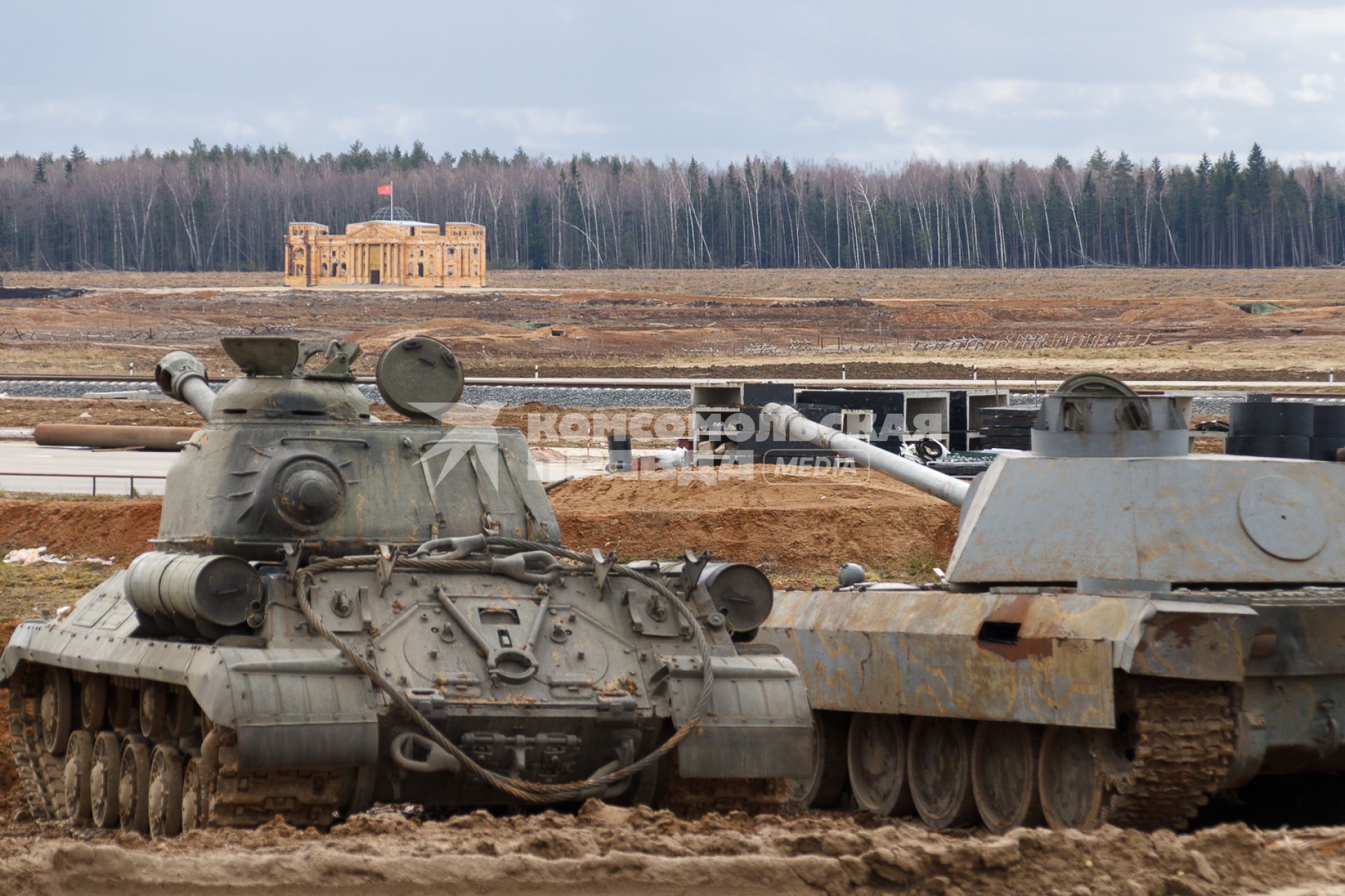 Московская область, г. Кубинка. Военно-историческая реконструкция Берлинской наступательной операции Красной армии во время Великой Отечественной войны на территории военно-патриотического парка культуры и отдыха Вооруженных сил РФ `Патриот`.