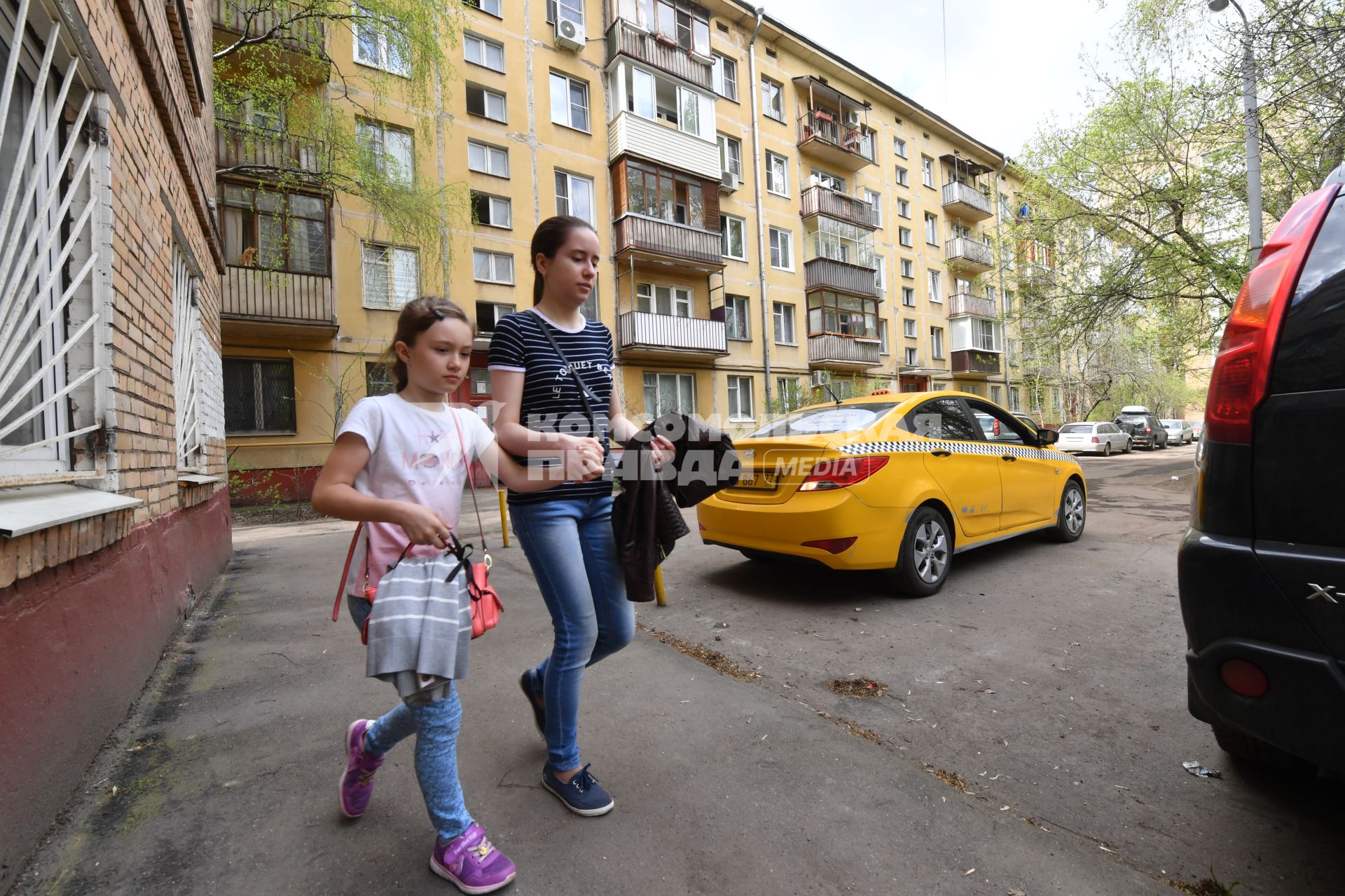 Москва. Пятиэтажный жилой дом.