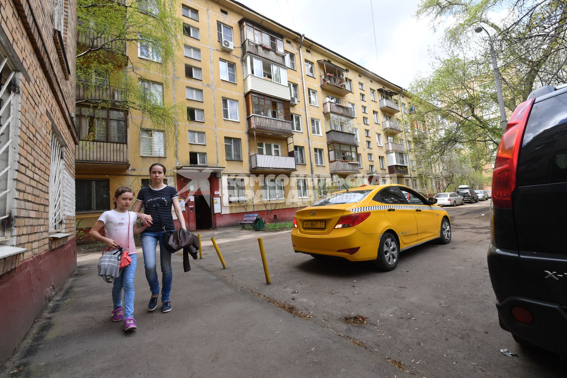 Москва. Пятиэтажный жилой дом.