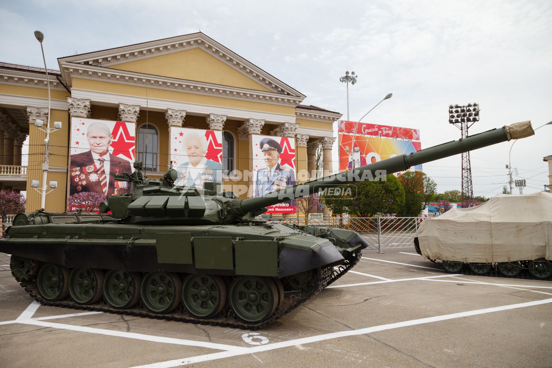 Ставрополь. Танк  Т-72Б3 на площади Ленина в рамках проведения репетиции Парада Победы.