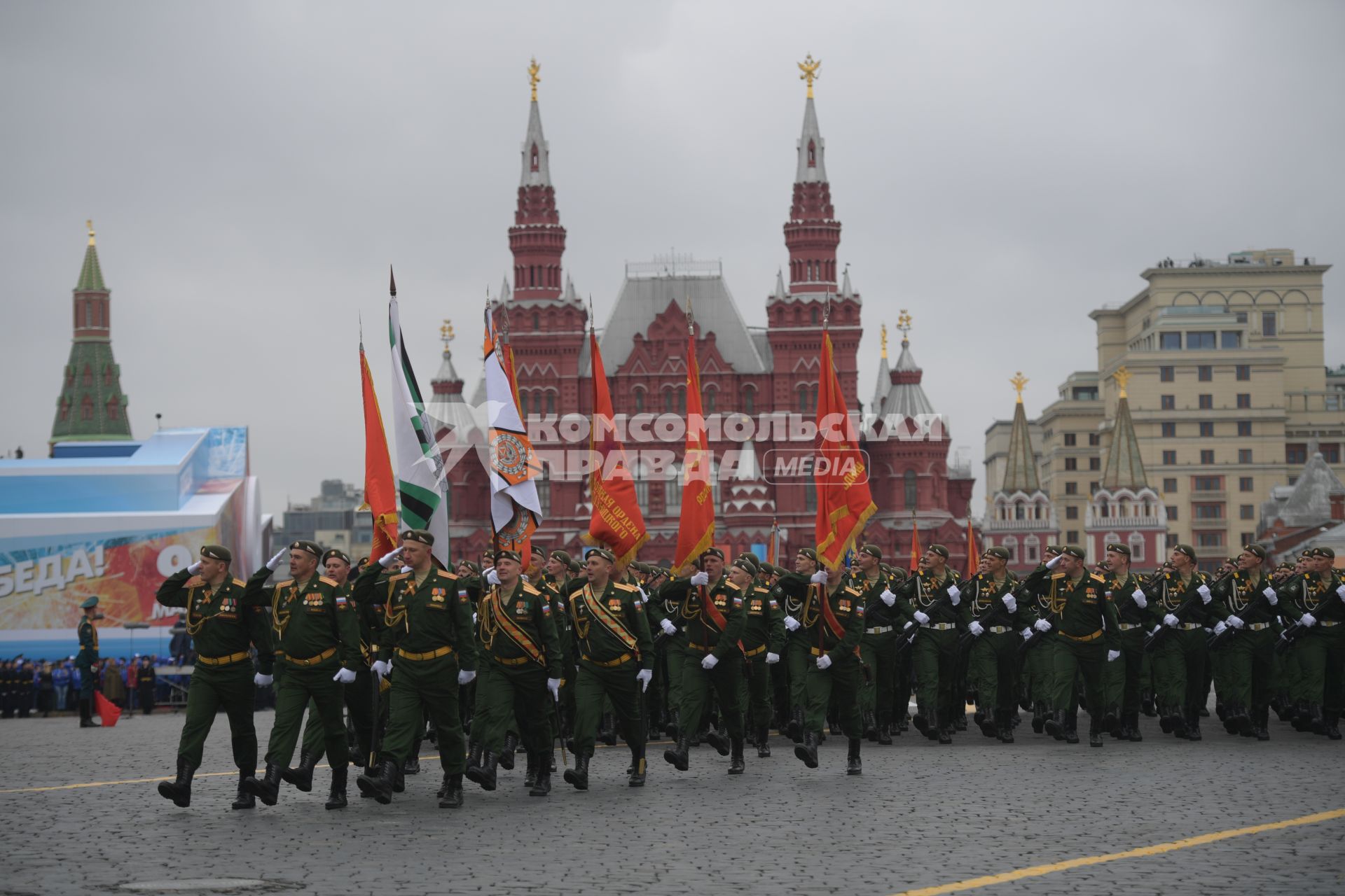 Москва.  Военнослужащие на Красной площади во время военного парада, посвященного 72-й годовщине Победы в Великой Отечественной войне.