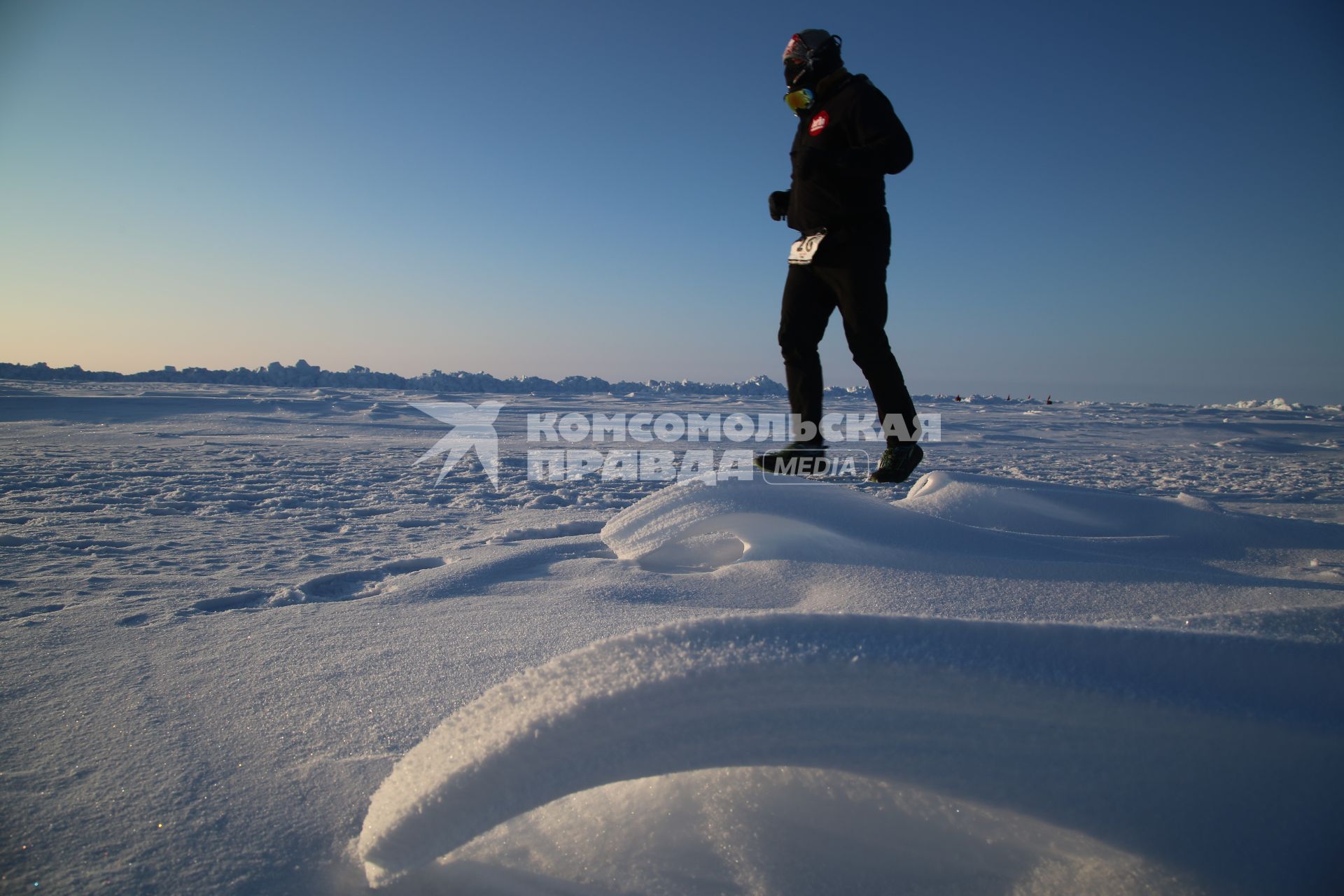 Северный полюс, лагерь `Барнео`. Участники марафона на Северном полюсе (NORTH POLE MARATHON 2017) .